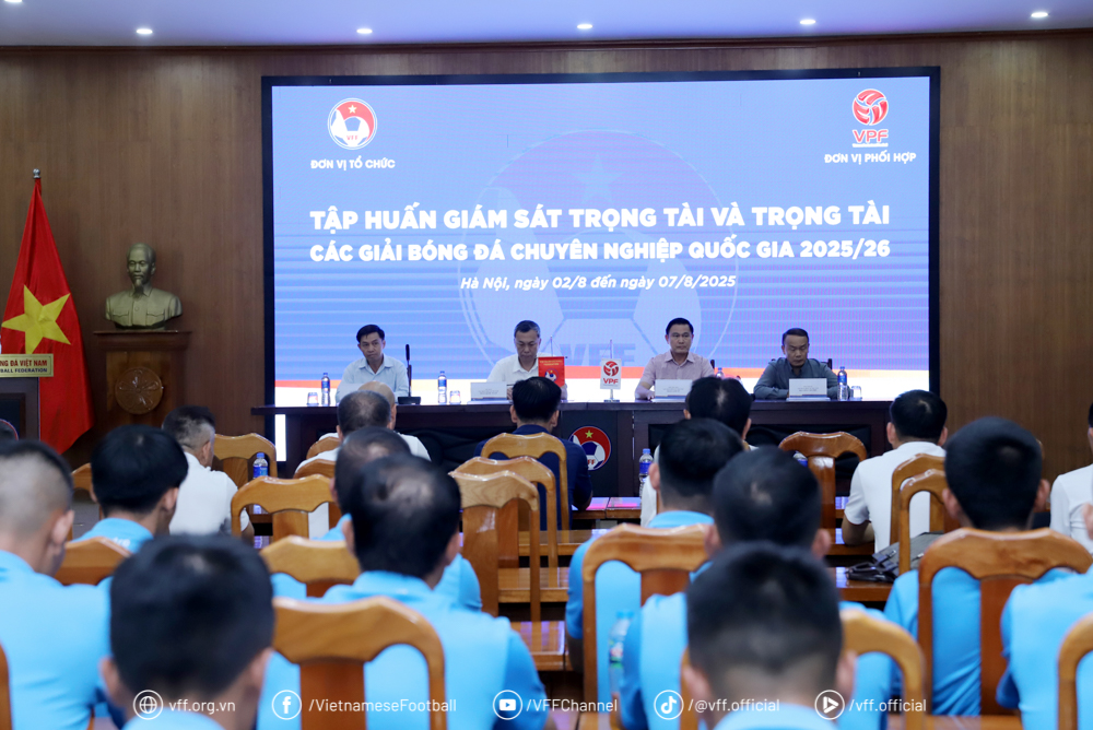 Co powiedział prezes VFF sędziom w ostatnim dniu kursu szkoleniowego, gdzie doszło do smutnego incydentu? - Zdjęcie 1. Chủ tịch VFF nói gì với các trọng tài trong ngày bế mạc lớp tập huấn vừa xảy ra chuyện buồn? - Ảnh 1.