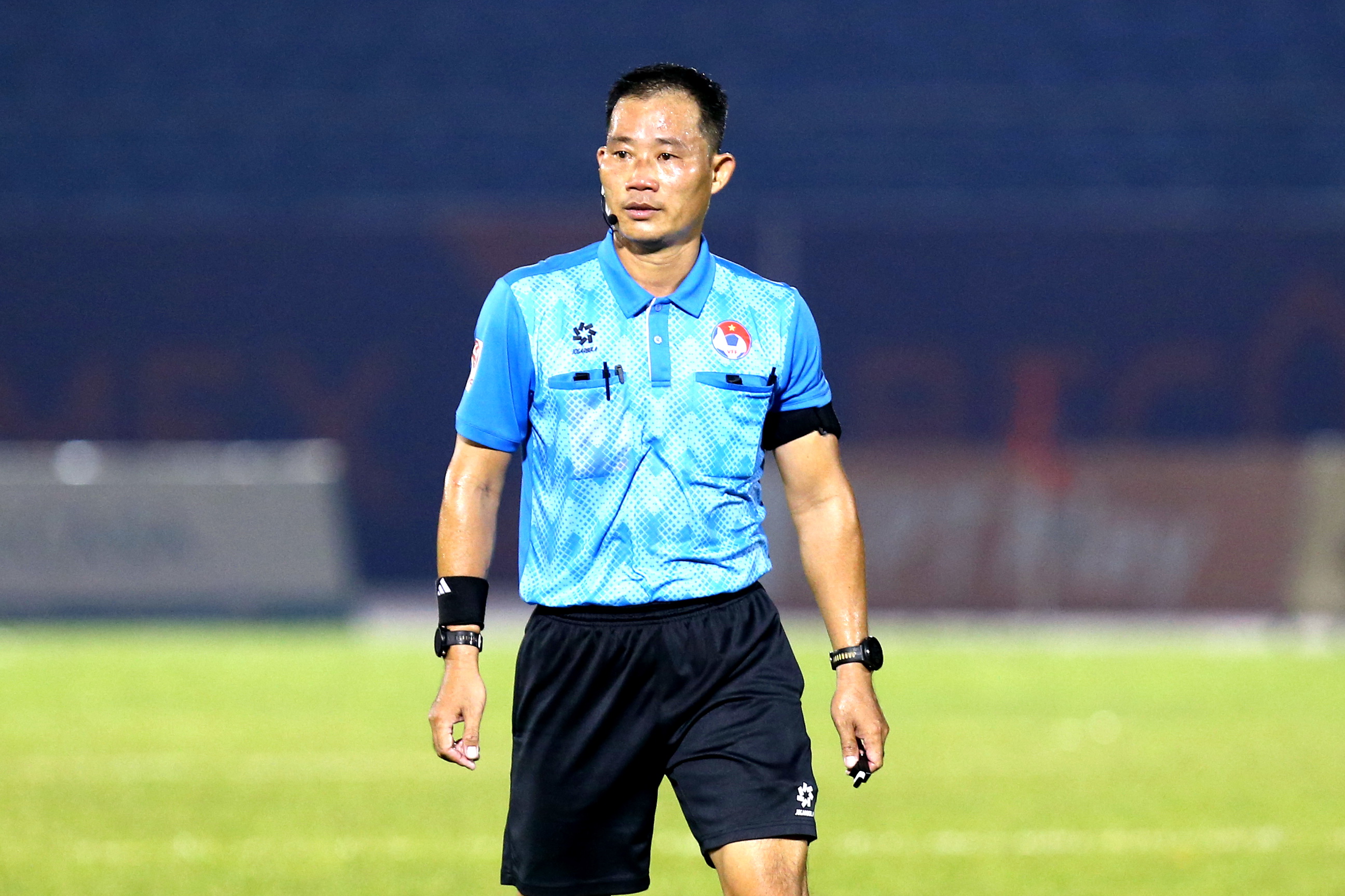 Astăzi, arbitrul Tran Dinh Thinh s-a întors în patria sa… - Foto 3. Hôm nay, trọng tài Trần Đình Thịnh về với đất mẹ…- Ảnh 3.
