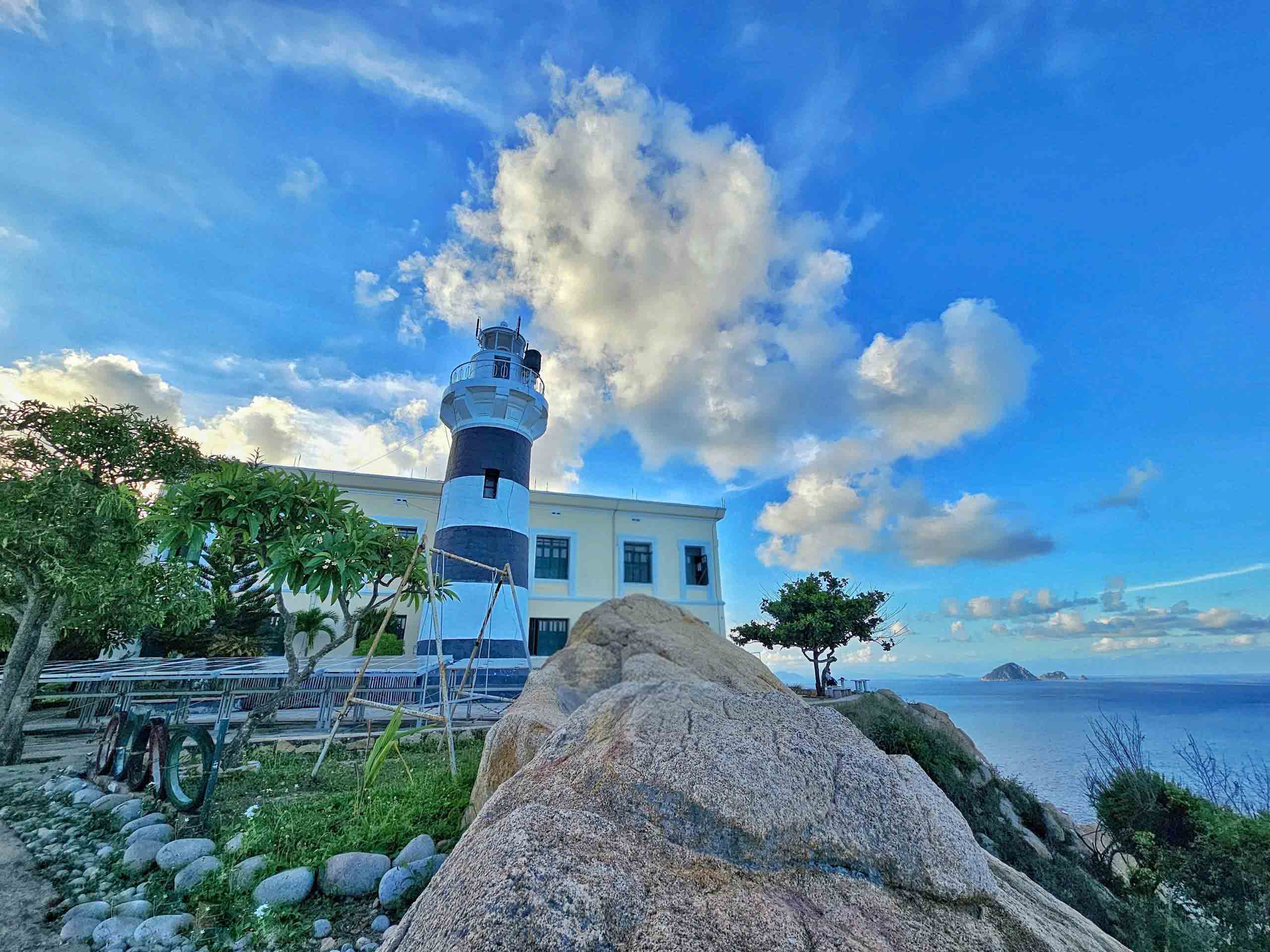 ເຂື່ອນ ບິກ - ປ່າທໍາມະຊາດ ຢູ່ກາງອ່າວ ຍາຈາງ - ພາບ 3. Bích Đầm - miền xanh hoang sơ giữa vịnh Nha Trang- Ảnh 3.