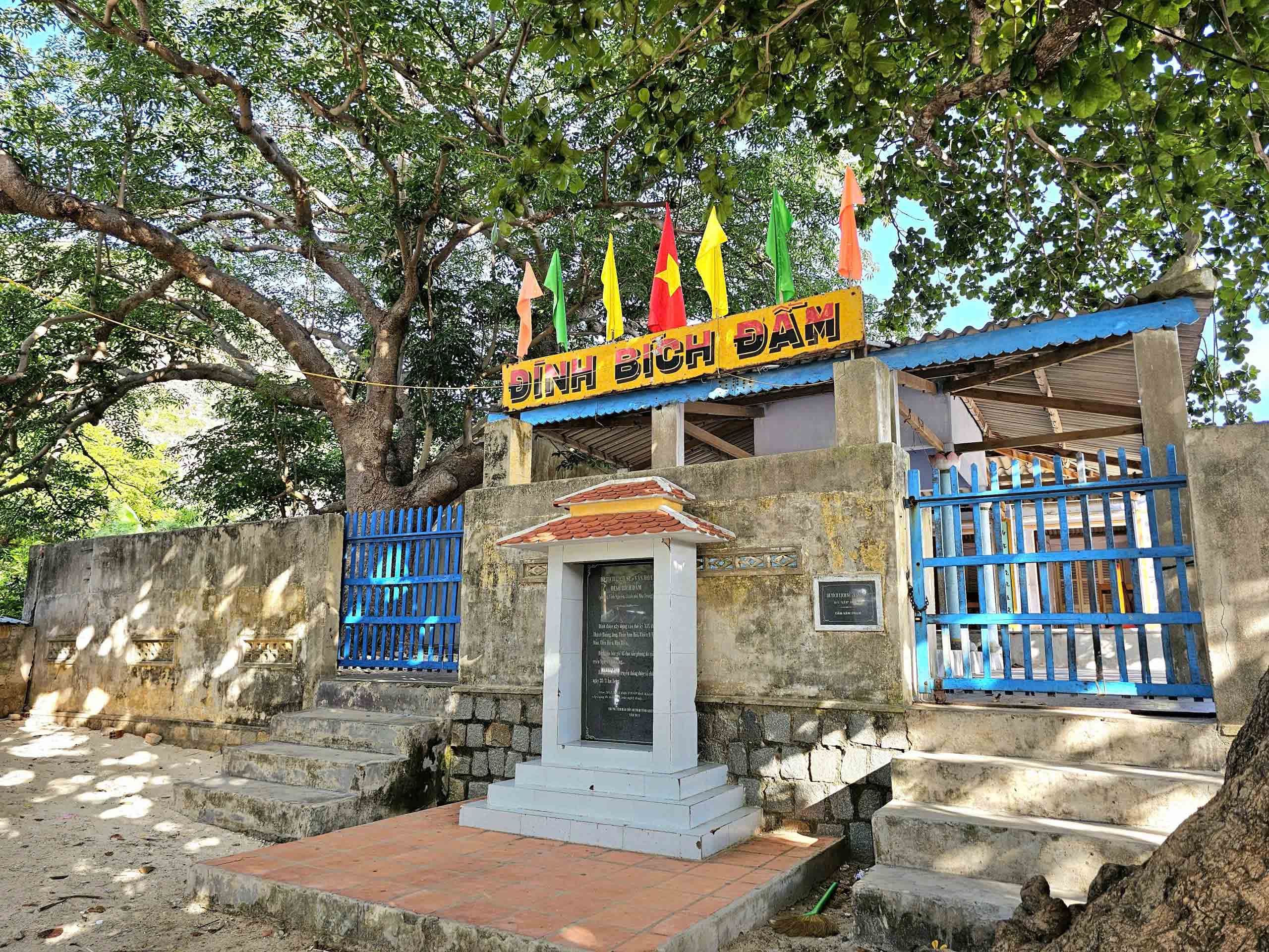 ເຂື່ອນ ບິກ - ພື້ນທີ່ສີຂຽວທີ່ງົດງາມຢູ່ກາງອ່າວ ຍາຈາງ - ພາບ 6. Bích Đầm - miền xanh hoang sơ giữa vịnh Nha Trang- Ảnh 6.