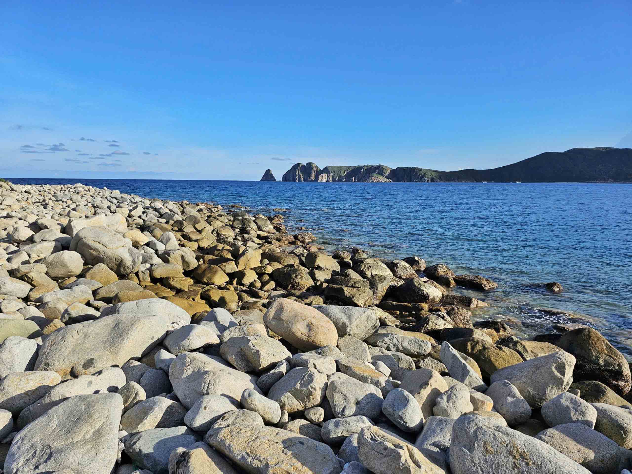 ເຂື່ອນ ບິກ - ພື້ນທີ່ສີຂຽວທີ່ງົດງາມຢູ່ກາງອ່າວ ຍາຈາງ - ພາບ 10. Bích Đầm - miền xanh hoang sơ giữa vịnh Nha Trang- Ảnh 10.