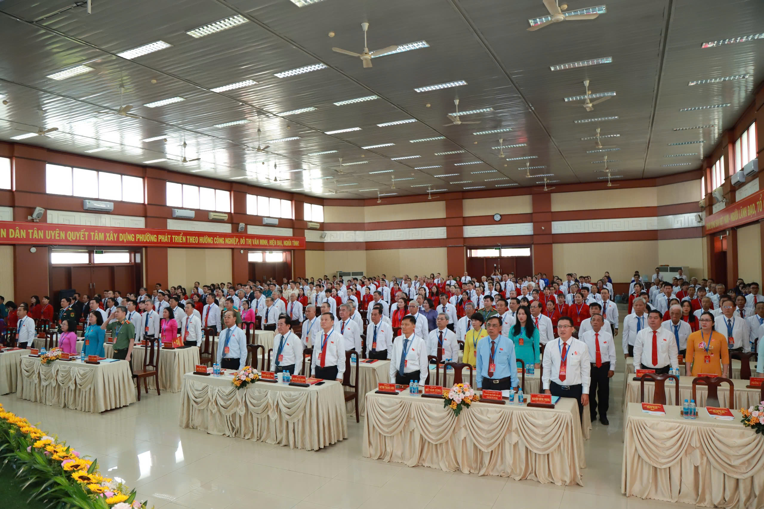 TP.HCM: Bà Nguyễn Thị Tuyết Nhung làm Bí thư phường Tân Uyên- Ảnh 1.