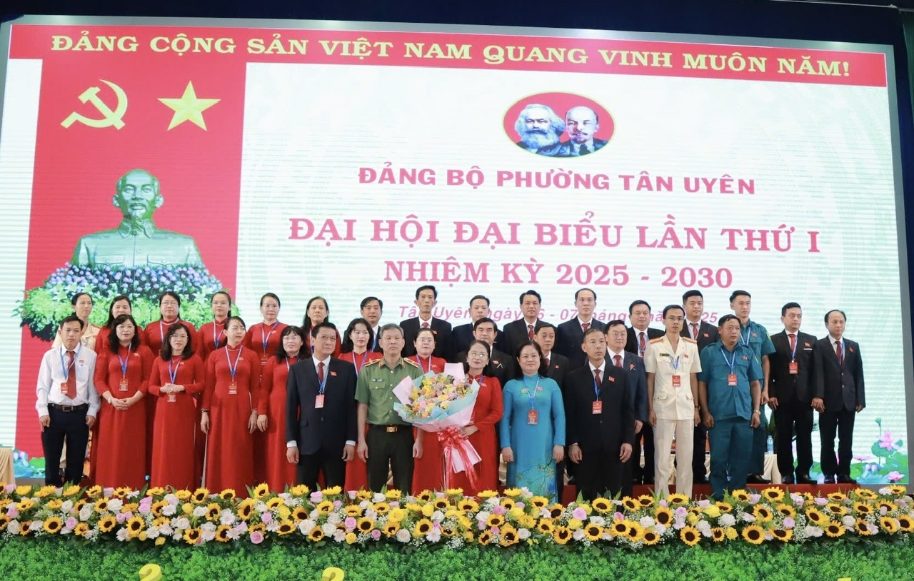 TP.HCM: Bà Nguyễn Thị Tuyết Nhung làm Bí thư phường Tân Uyên- Ảnh 3.
