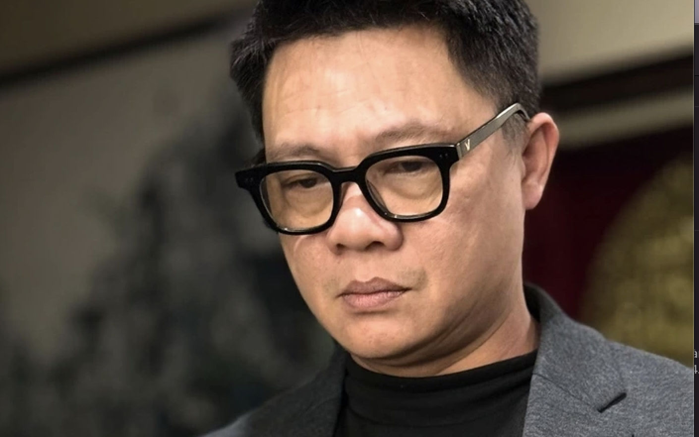 Bộ VHTTDL phản hồi vụ người mặc trang phục vũ trang, nghệ sĩ quảng cáo sai - Ảnh 1.