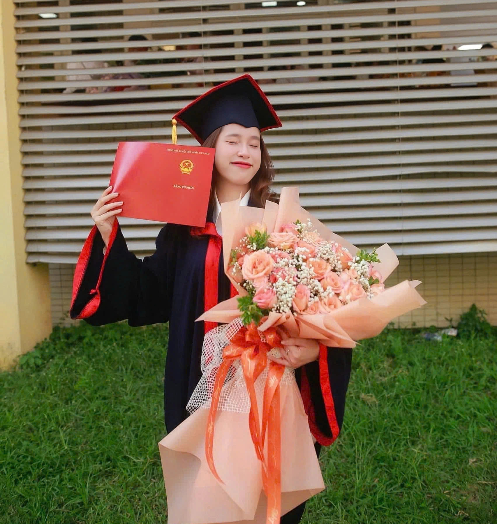 ນັກສຶກສາແມ່ຍິງ Hue ຊະນະການສຶກສາທີ່ມີຊື່ສຽງຂອງລັດຖະບານໄອແລນ - ຮູບ 1. Nữ sinh Huế giành học bổng danh giá bậc nhất của chính phủ Ireland- Ảnh 1.