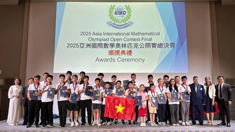 סטודנטים וייטנאמים זכו ב'זירת המתמטיקה האסייתית' - תמונה 1. Học sinh Việt Nam vô địch tại 'Đấu trường toán học châu Á'- Ảnh 1.