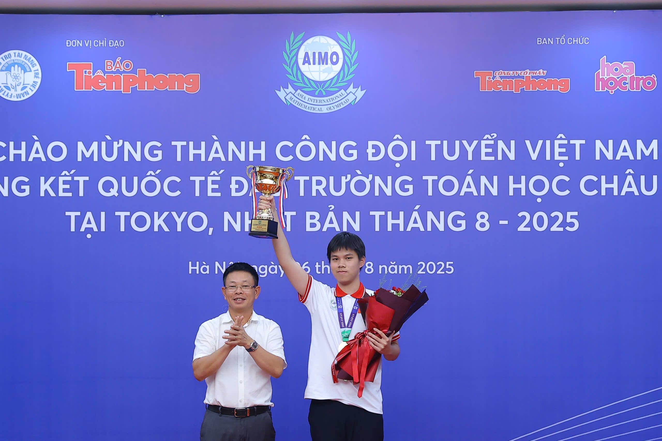 סטודנטים וייטנאמים זכו ב'זירה המתמטית האסייתית' - תמונה 2. Học sinh Việt Nam vô địch tại 'Đấu trường toán học châu Á'- Ảnh 2.