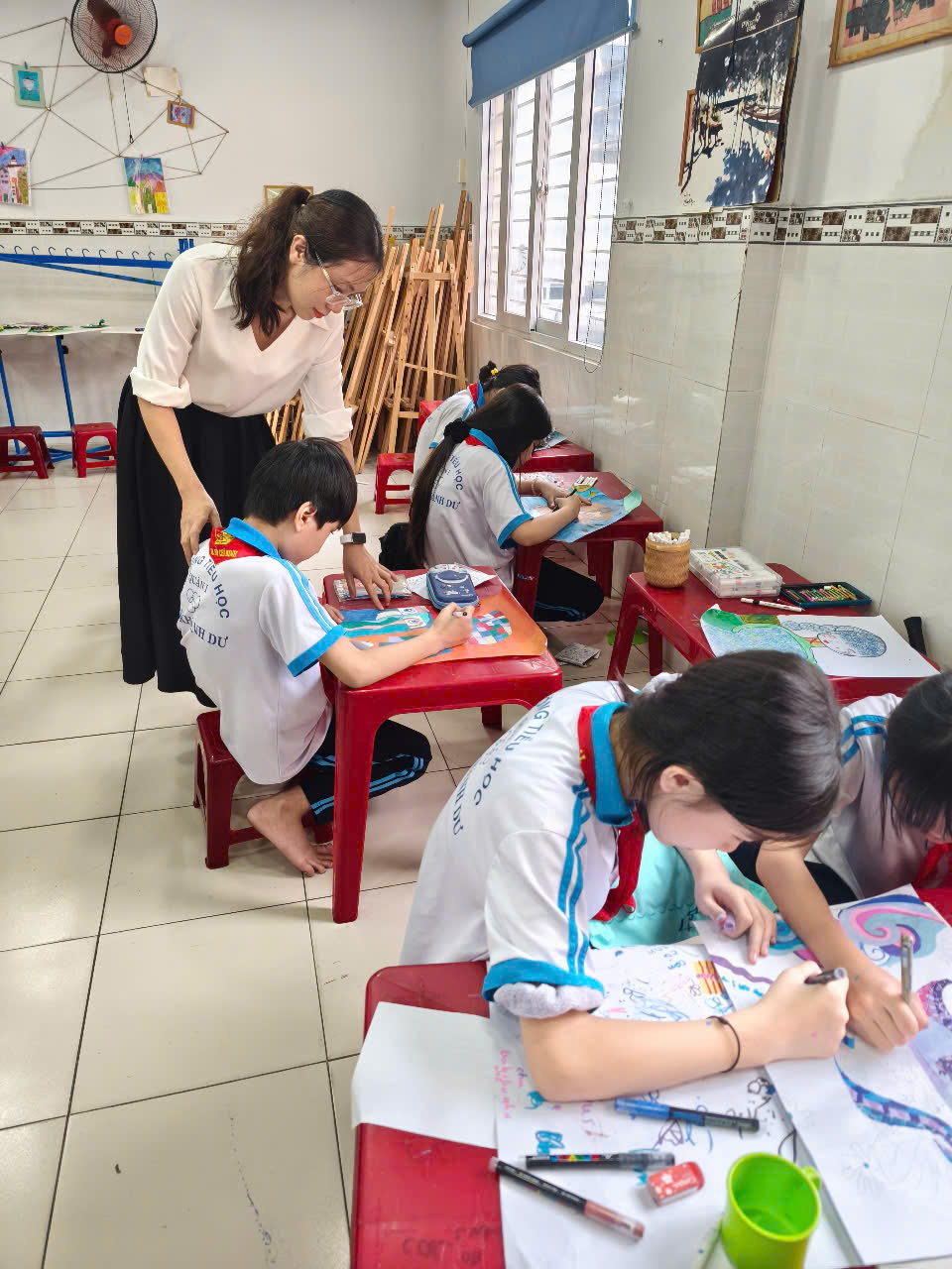 Những tiết học thú vị cùng nghệ sĩ, vận động viên - Ảnh 1.