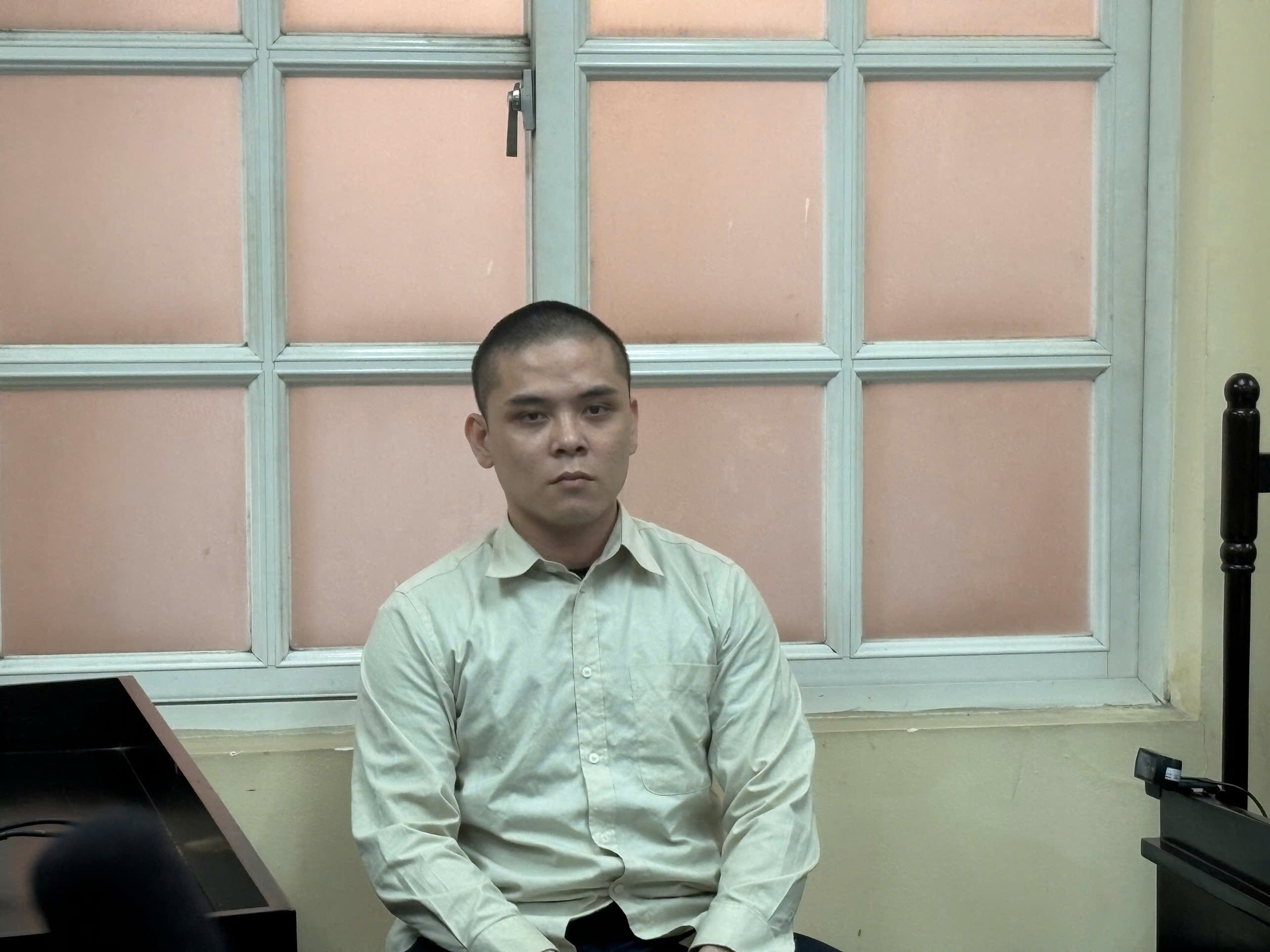 Người bênh chó, đánh bảo vệ phố đi bộ Nguyễn Huệ được trả tự do tại tòa- Ảnh 1.