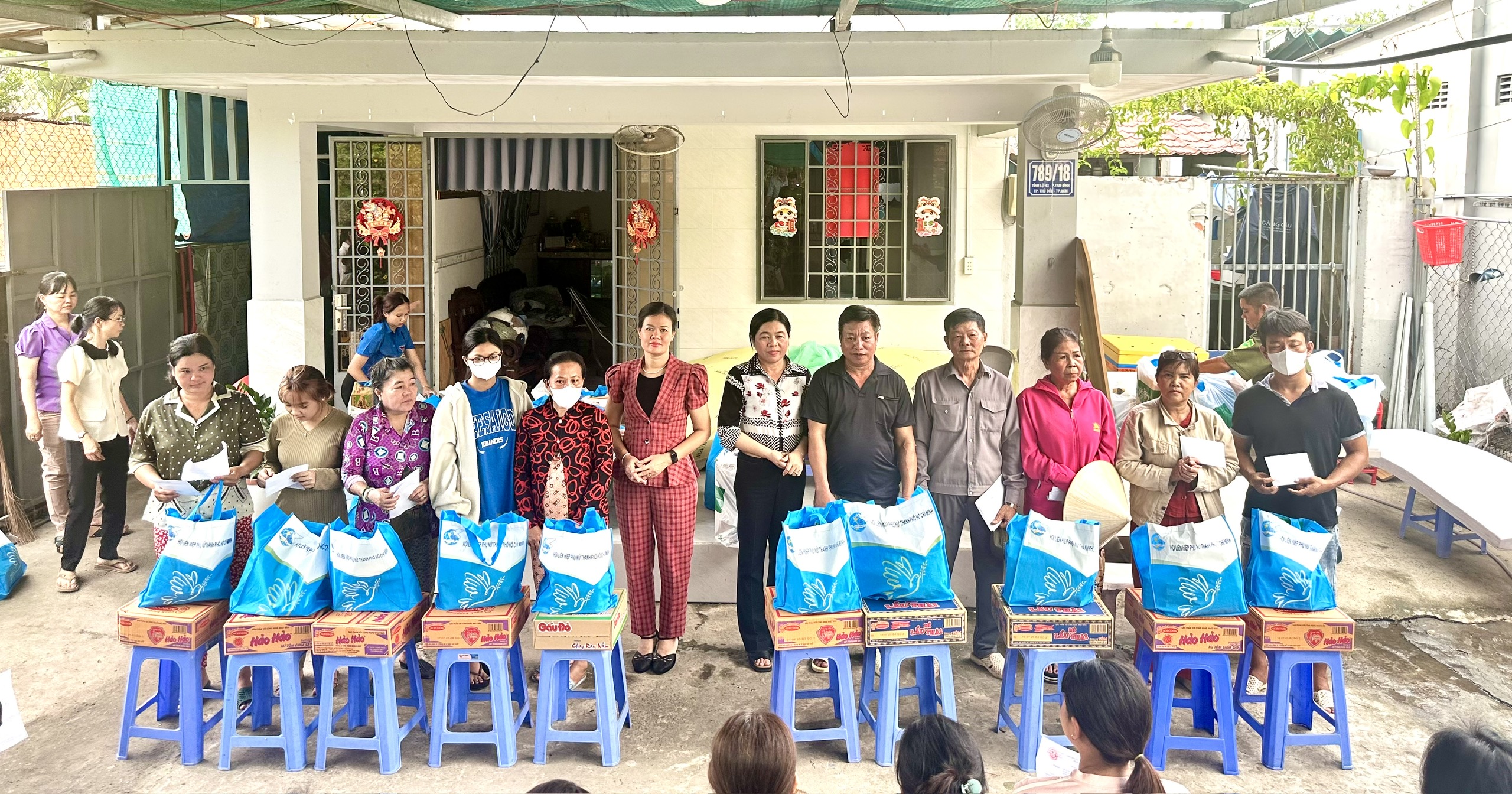 TP.HCM: Phường Tam Bình hỗ trợ người dân sau trận ngập 'lịch sử'- Ảnh 2.