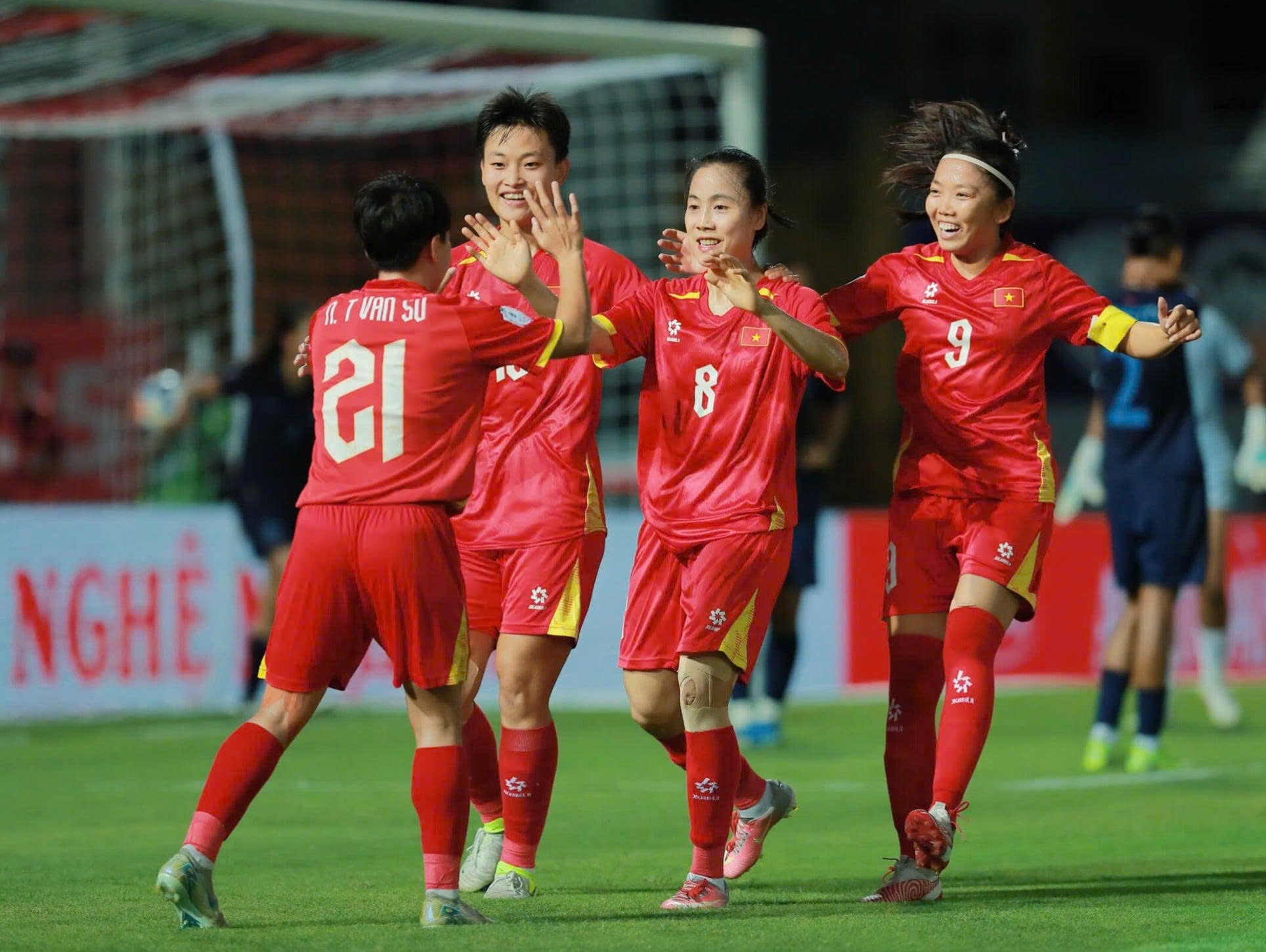 Jadwal pertandingan tim putri Vietnam hari ini: Taklukkan Indonesia dengan mudah, raih momentum sebelum hadapi Thailand - Foto 1. Lịch thi đấu đội tuyển nữ Việt Nam hôm nay: Thắng dễ Indonesia, lấy khí thế trước khi đụng Thái- Ảnh 1.