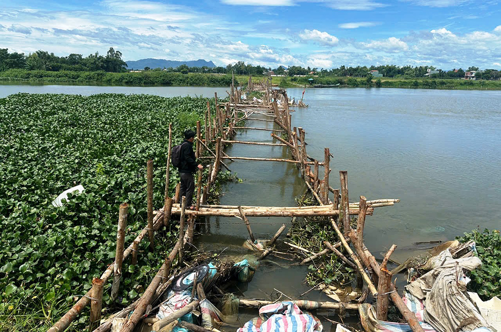 Đập ngăn mặn Vĩnh Điện: Tiền tỉ đổ vào nhưng vẫn phải tháo dỡ mỗi năm - Ảnh 2. Đập ngăn mặn Vĩnh Điện: Tiền tỉ đổ vào nhưng vẫn phải tháo dỡ mỗi năm - Ảnh 2.