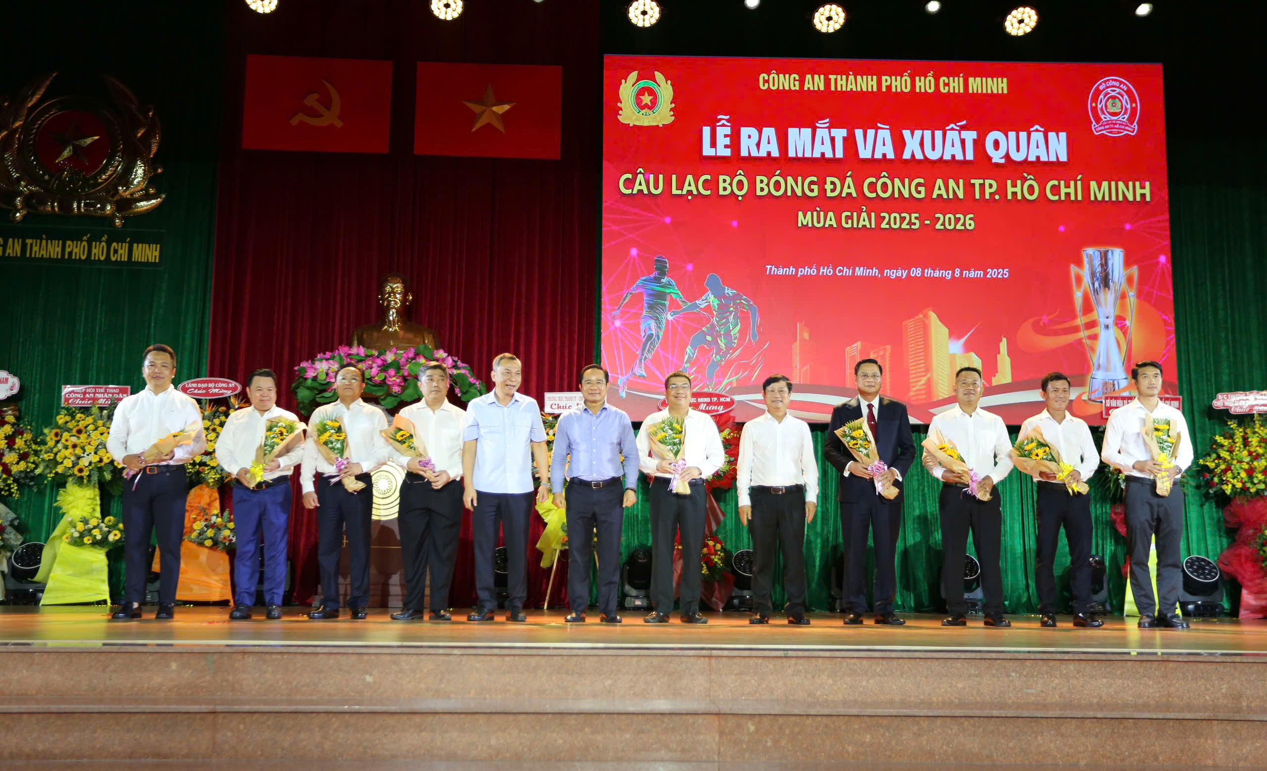Lãnh đạo TP.HCM dự lễ xuất quân CLB CA TP.HCM: Biểu tượng hào hùng trở lại, đặt mục tiêu cao- Ảnh 4.