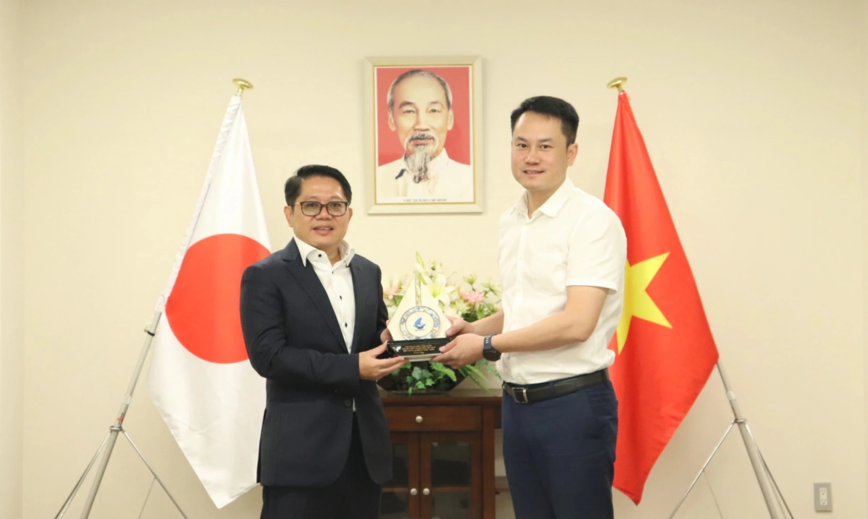 Hành trình Tôi yêu Tổ quốc tôi lần đầu tiên đến với kiều bào - Ảnh 2.
