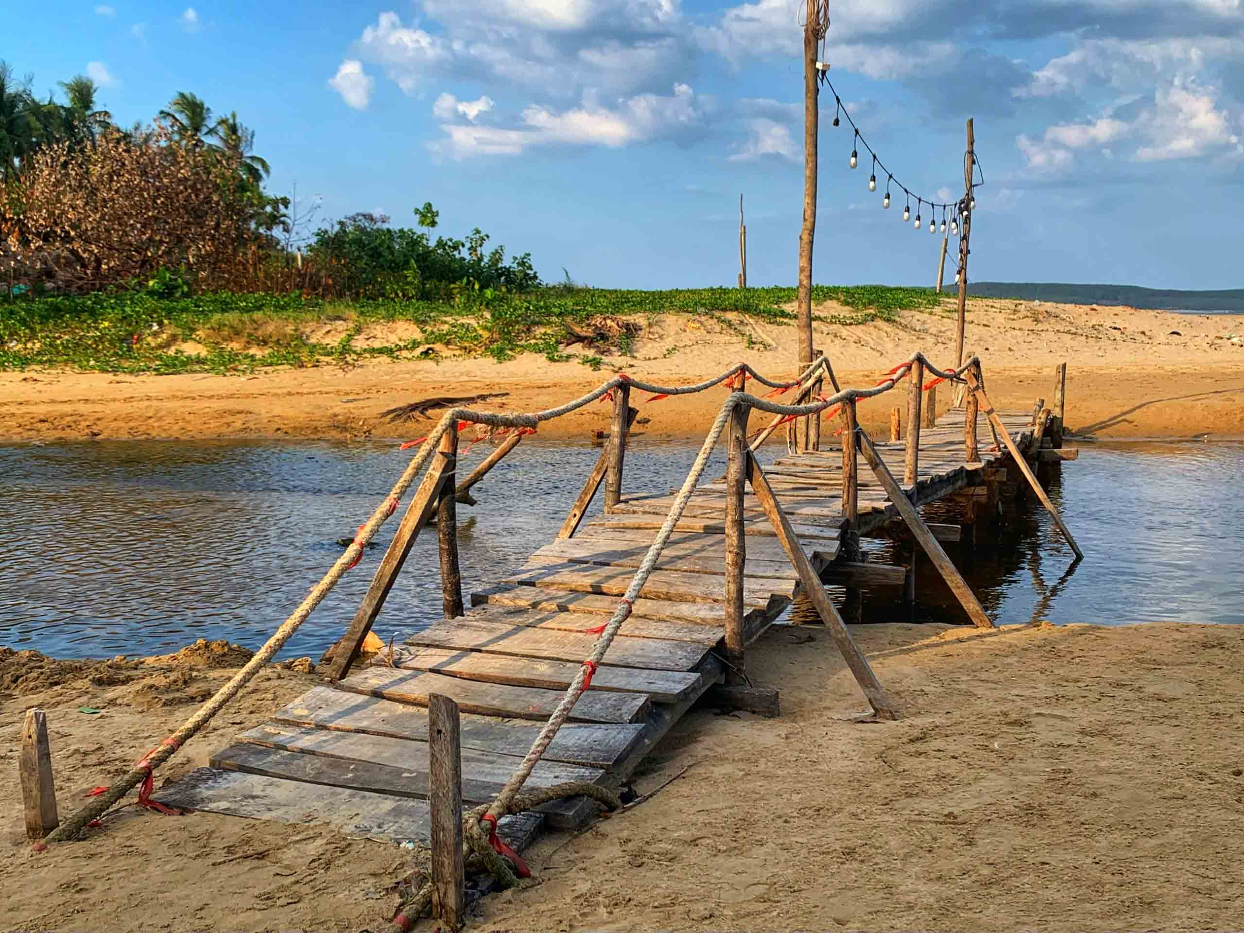 ឡុង ធី ទឹកហូររាងដូចនាគ ឱបភូមិមាត់សមុទ្រ - រូបថត ៩. Long Thủy, dòng nước hình rồng ôm lấy làng biển- Ảnh 9.