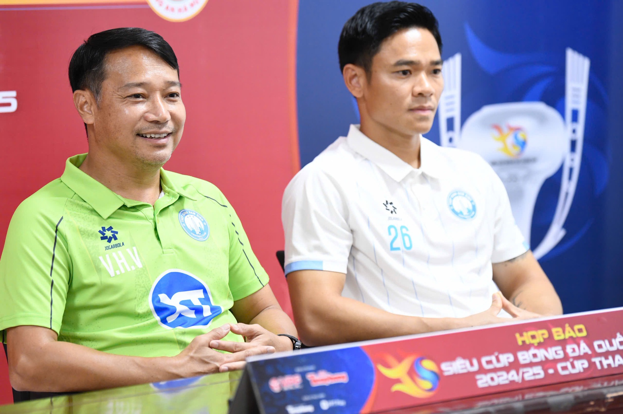 Jurulatih Polking tidak mahu menyebut perlawanan Nam Dinh kalah kepada pasukan CAHN: Piala Super berbeza sama sekali - Foto 2. HLV Polking không muốn nhắc đến trận Nam Định từng thua đội CAHN: Siêu cúp hoàn toàn khác- Ảnh 2.