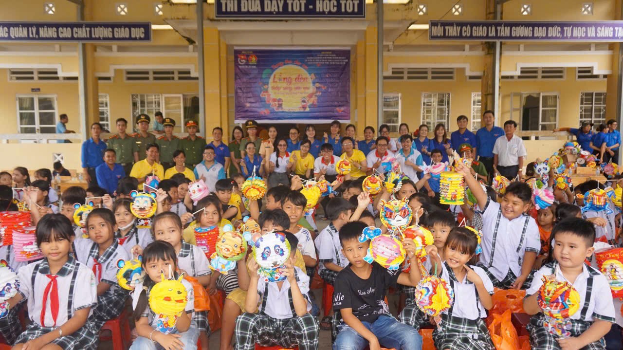 Cho đi yêu thương - nhận lại nụ cười - Ảnh 10.