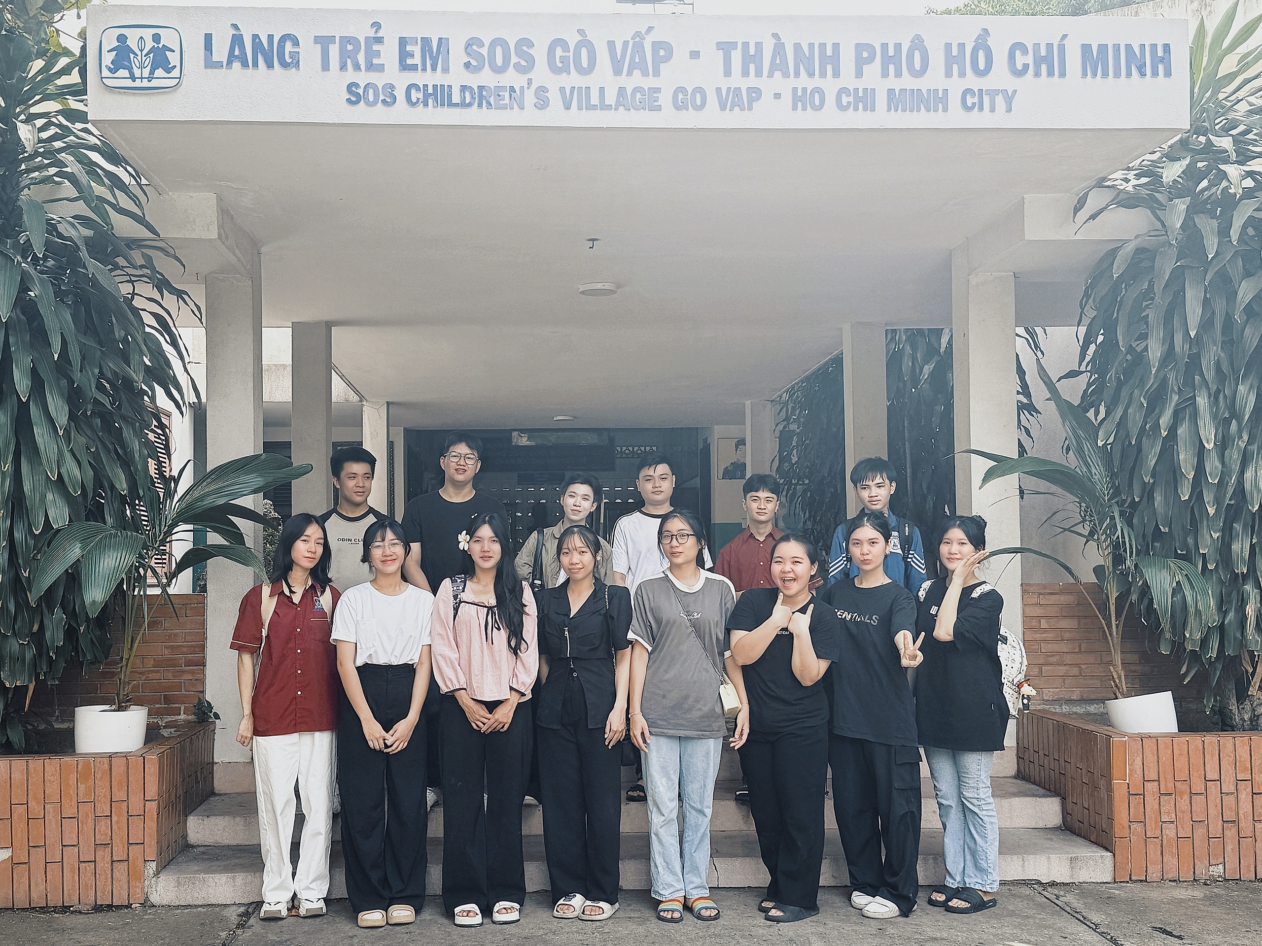 Lớp học cầu vồng - Ảnh 1.