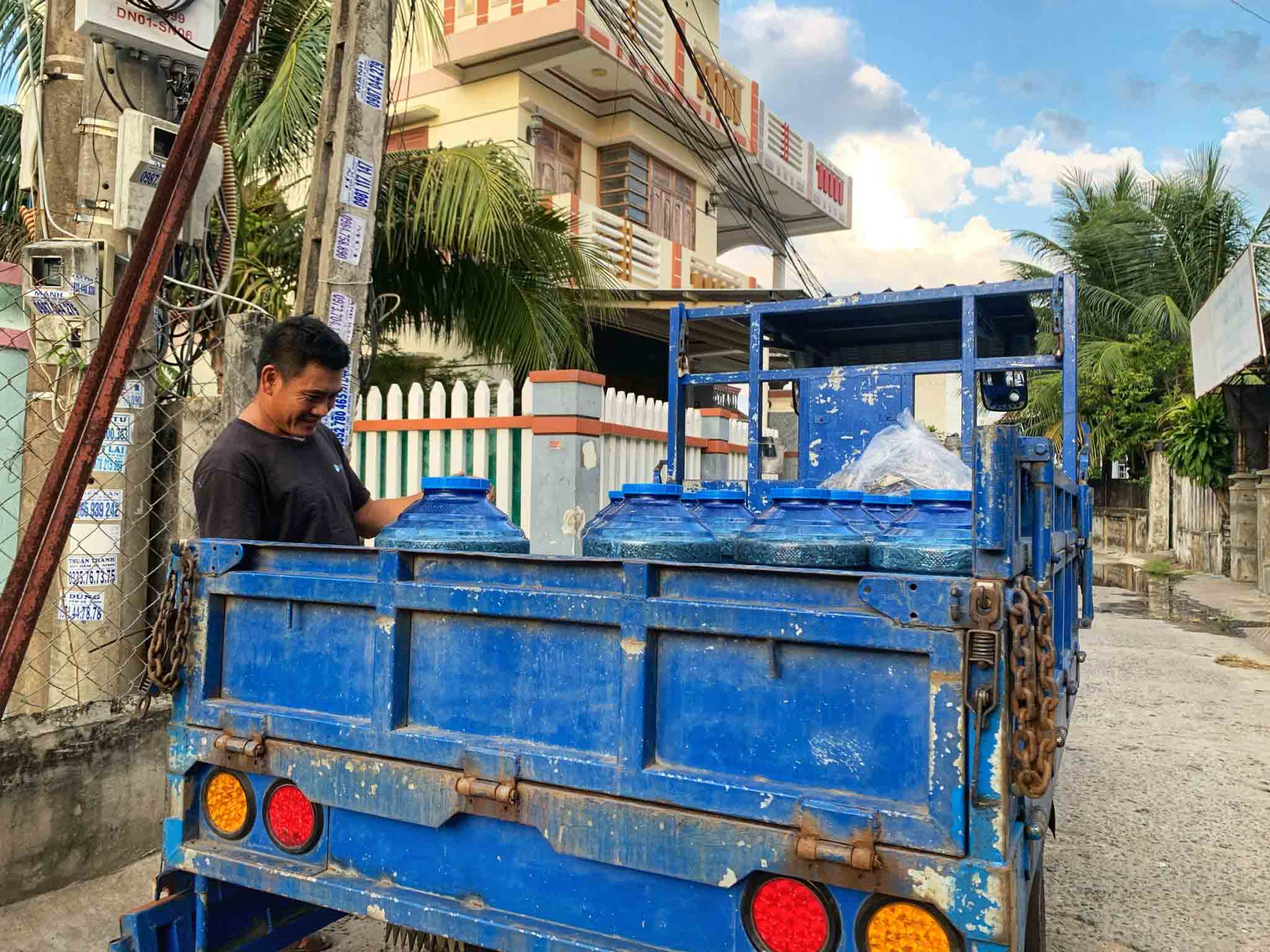 ឡុង ធី ទឹកហូររាងដូចនាគ ឱបភូមិមាត់សមុទ្រ - រូបថត ៨. Long Thủy, dòng nước hình rồng ôm lấy làng biển- Ảnh 8.