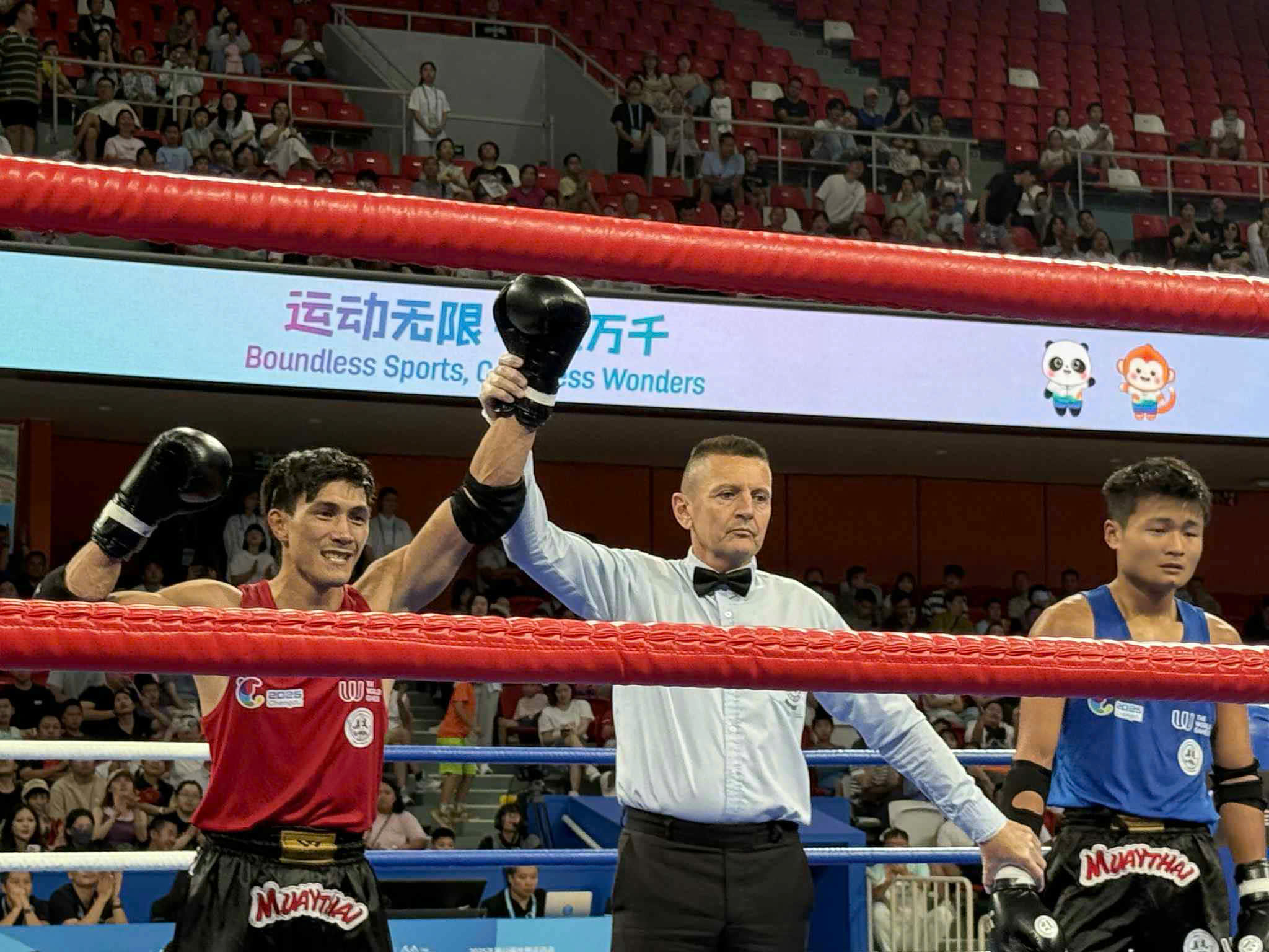 Đánh bại võ sĩ chủ nhà Trung Quốc, Nguyễn Trần Duy Nhất vào bán kết World Games - Ảnh 1.