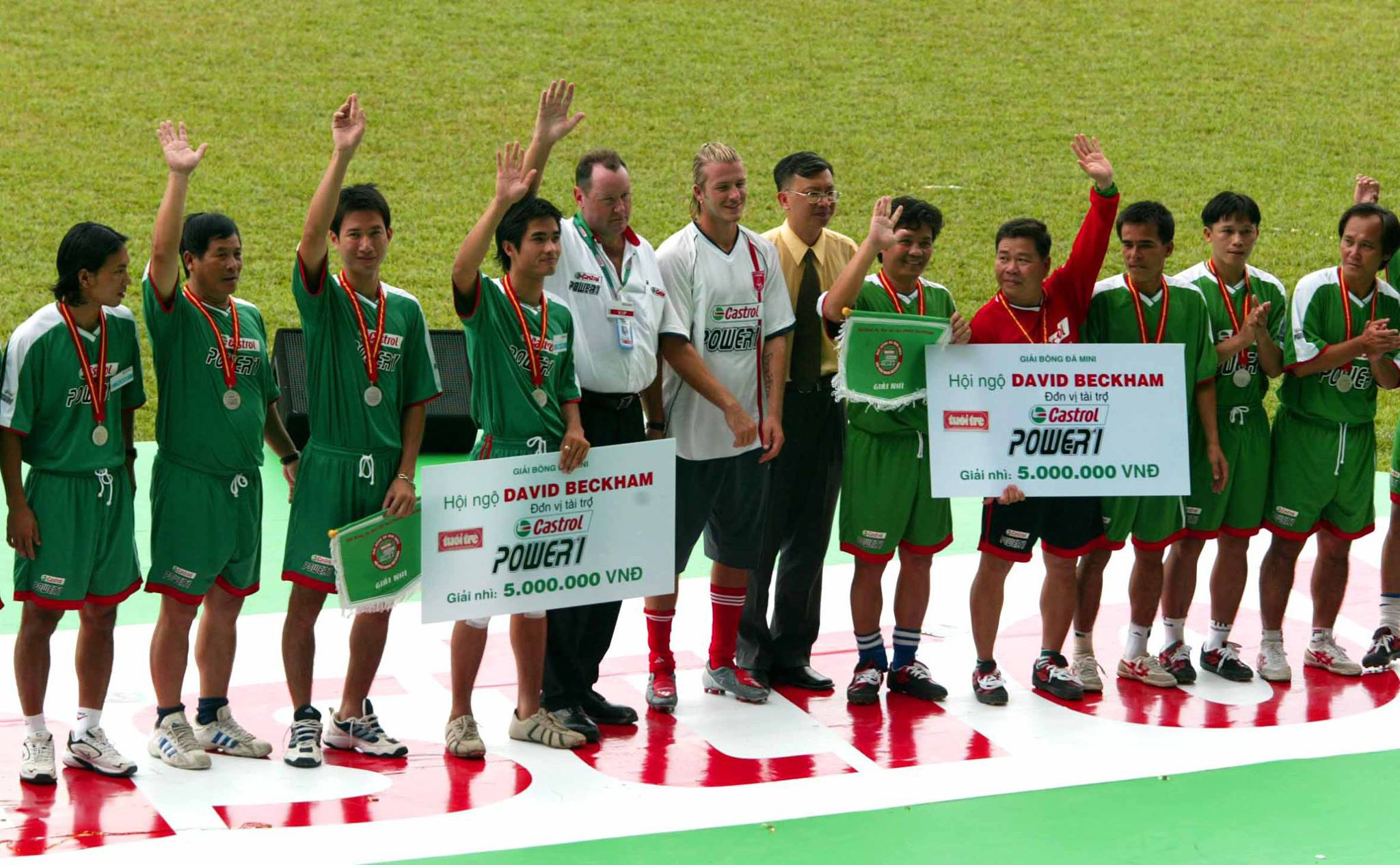 Horké: Vietnam osvobozuje víza pro 100 nejlepších hráčů světa, které hvězdy ho navštívily? - Foto 2. Nóng: Việt Nam miễn thị thực cho cầu thủ tốp 100 thế giới, ngôi sao nào từng ghé qua?- Ảnh 2.