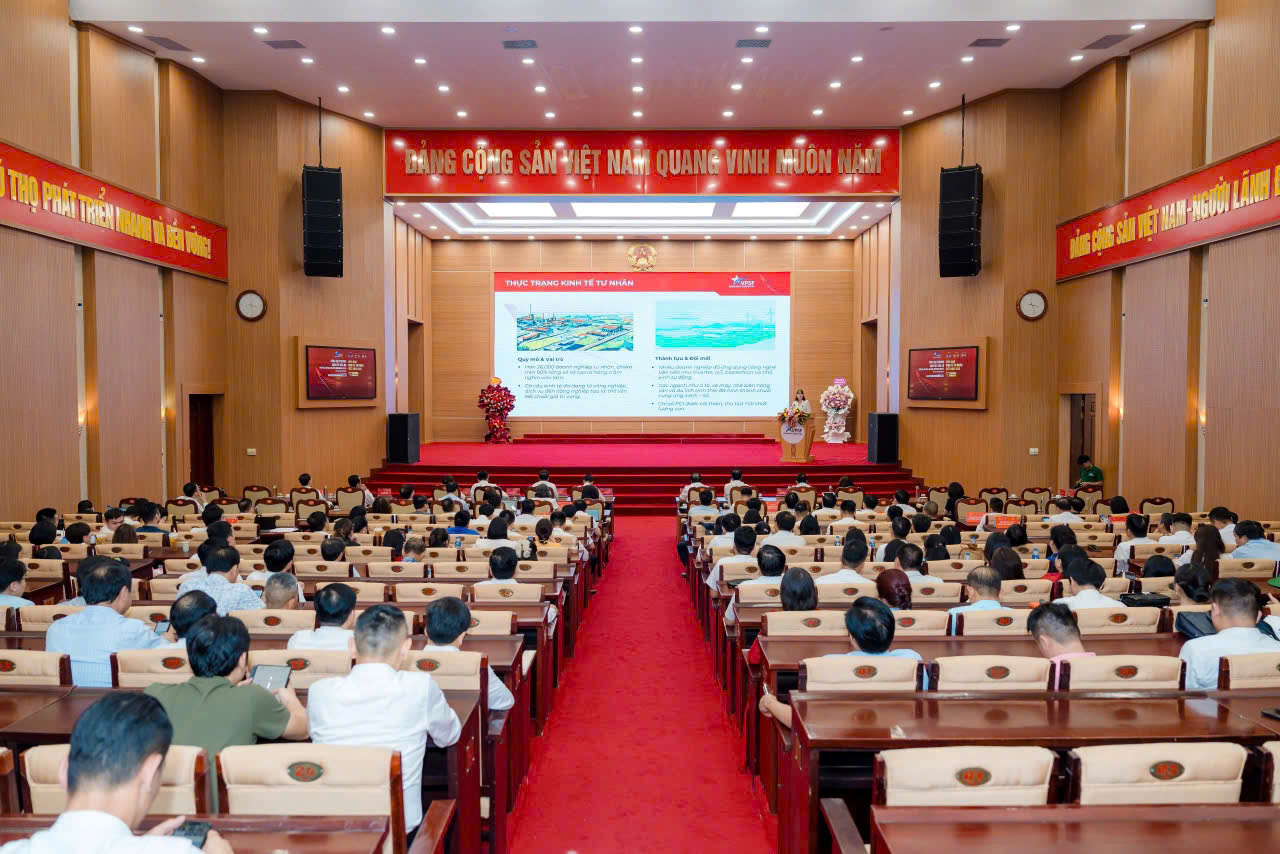 Tìm giải pháp tháo gỡ các ‘điểm nghẽn’ kinh tế tư nhân cụm Tây Bắc bộ- Ảnh 4. Tìm giải pháp tháo gỡ các ‘điểm nghẽn’ kinh tế tư nhân cụm Tây Bắc bộ- Ảnh 4.