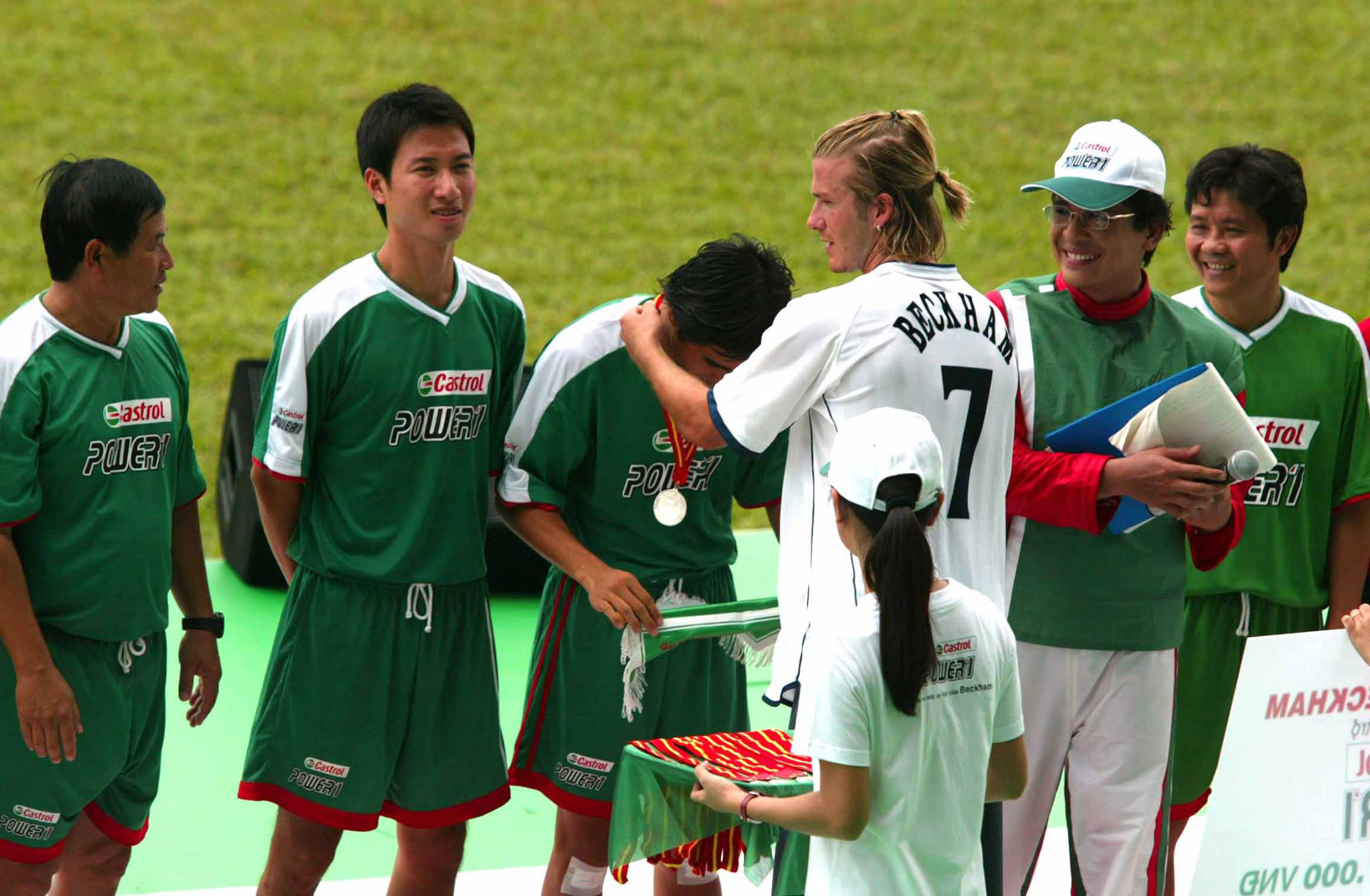 Horké: Vietnam osvobozuje víza pro 100 nejlepších hráčů světa, které hvězdy ho navštívily? - Foto 3. Nóng: Việt Nam miễn thị thực cho cầu thủ tốp 100 thế giới, ngôi sao nào từng ghé qua?- Ảnh 3.
