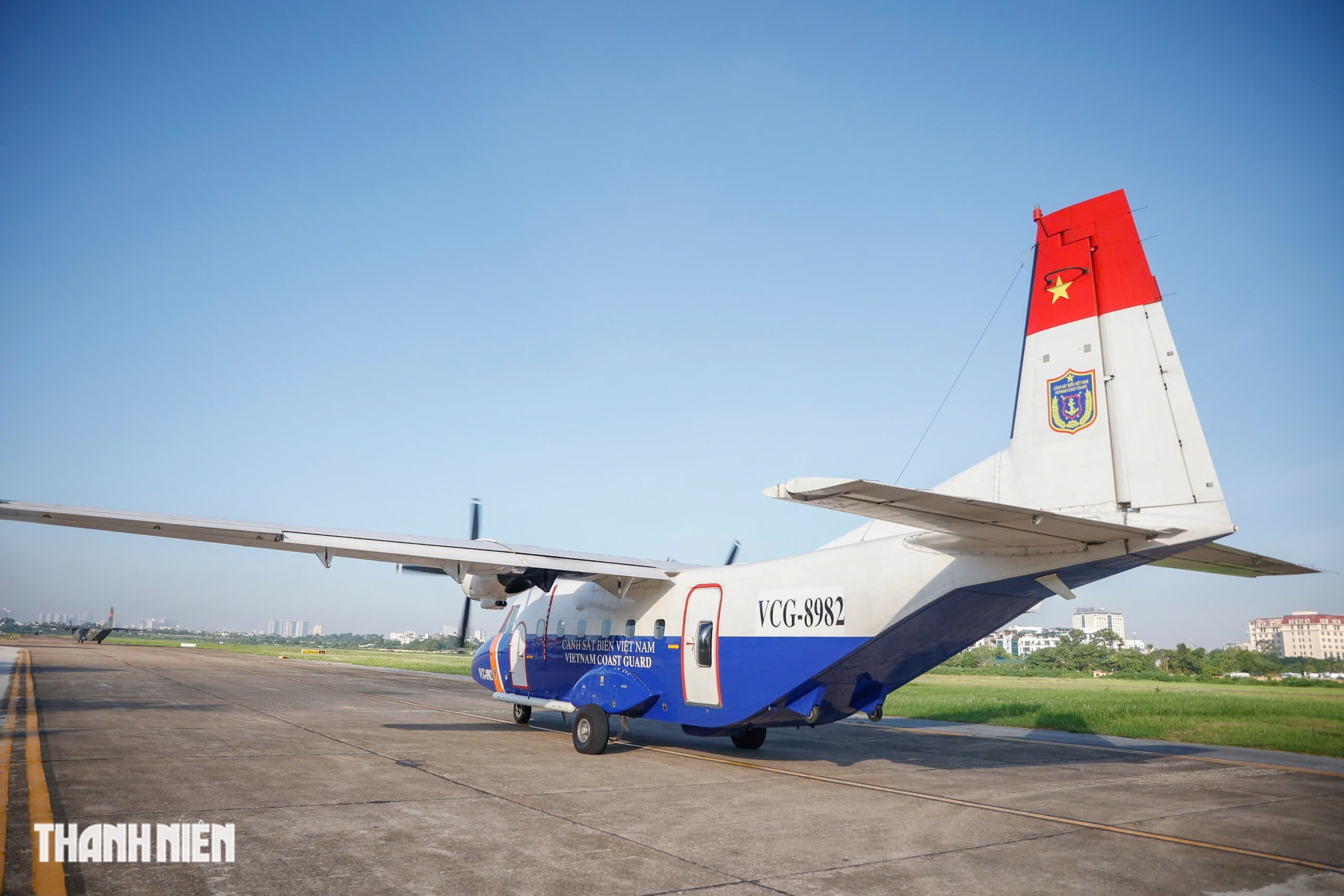 Xem 'ngựa thồ' C-295 khoác áo mới, bay biên đội 4 chiếc trên bầu trời Hà Nội- Ảnh 35.