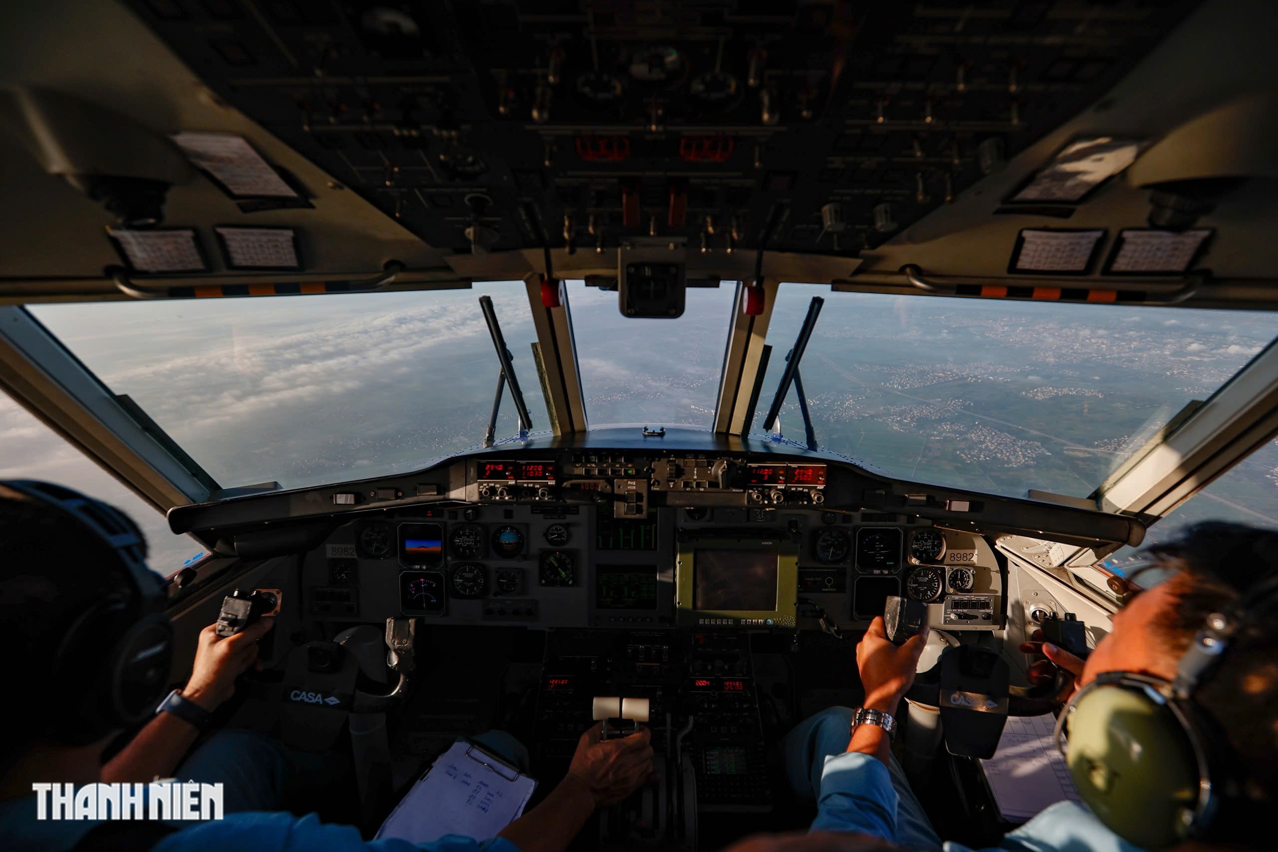 Xem 'ngựa thồ' C-295 khoác áo mới, bay biên đội 4 chiếc trên bầu trời Hà Nội- Ảnh 27.