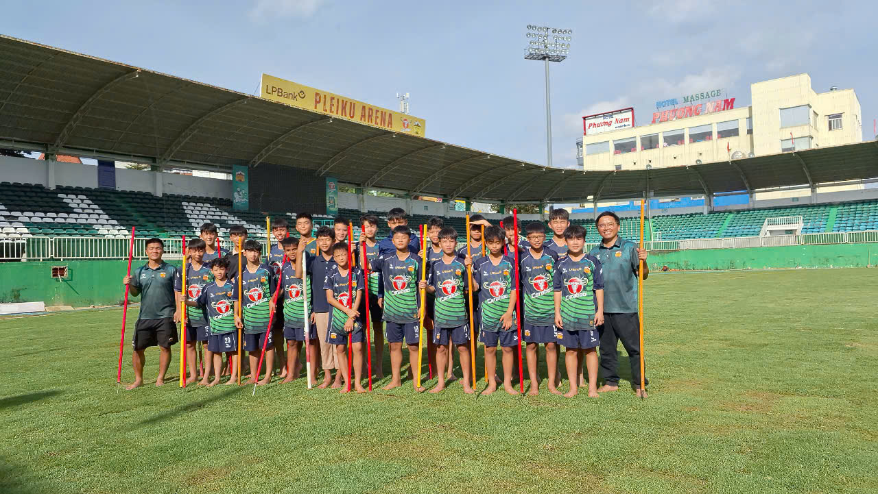 Sân Pleiku đẹp long lanh, VPF khen nức nở: HAGL khoe ‘áo mới’, sẵn sàng chinh chiến V-League- Ảnh 5.