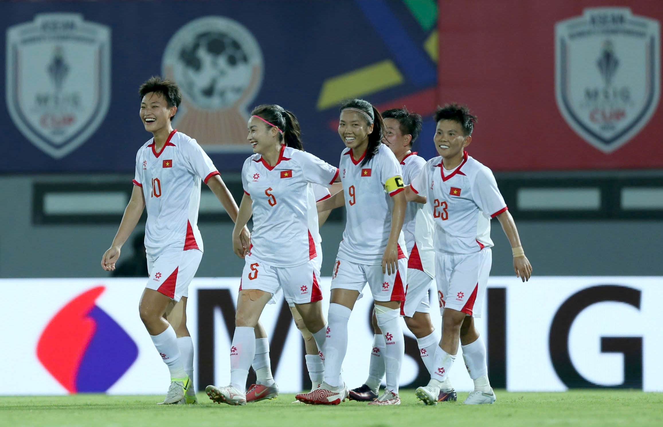 Bảng xếp hạng AFF Cup 2025: Đội tuyển nữ Việt Nam phải thắng Thái Lan mới lên tốp 1- Ảnh 3.