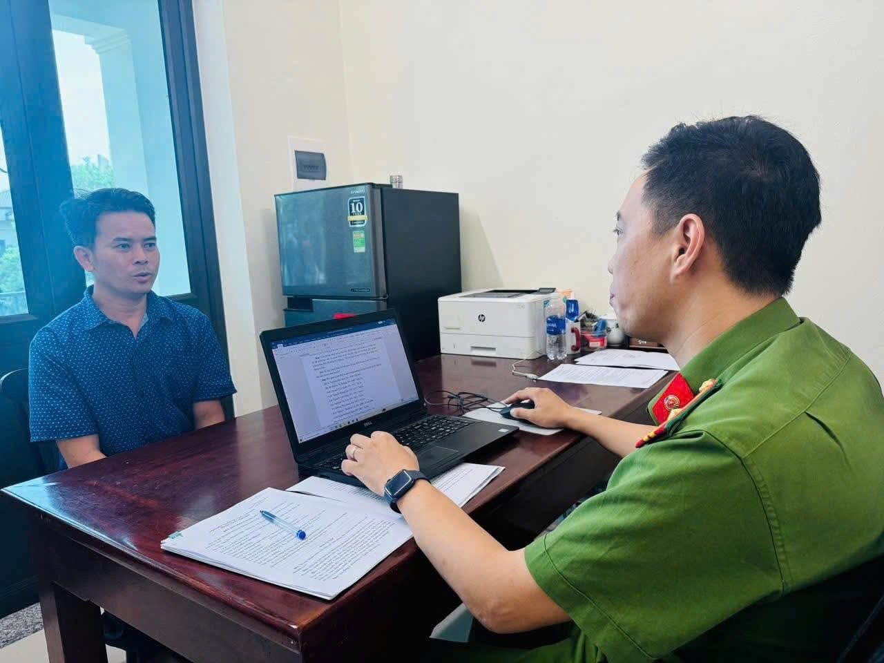 Giao xe cho con chưa đủ 18 tuổi, 2 cha con cùng bị khởi tố - Ảnh 1. Giao xe cho con chưa đủ 18 tuổi, 2 cha con cùng bị khởi tố - Ảnh 1.