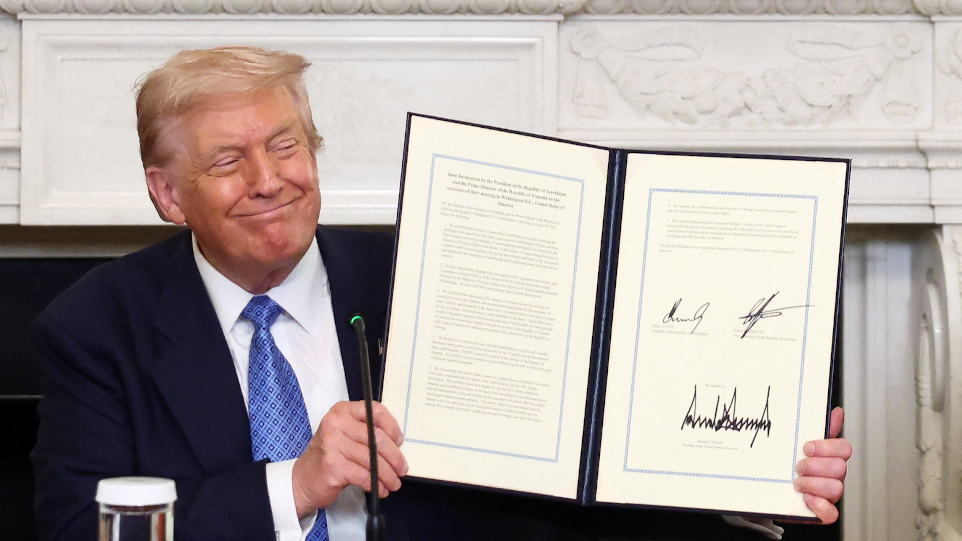 Ông Trump làm trung gian, Armenia và Azerbaijan ký tuyên bố hòa bình - Ảnh 1.