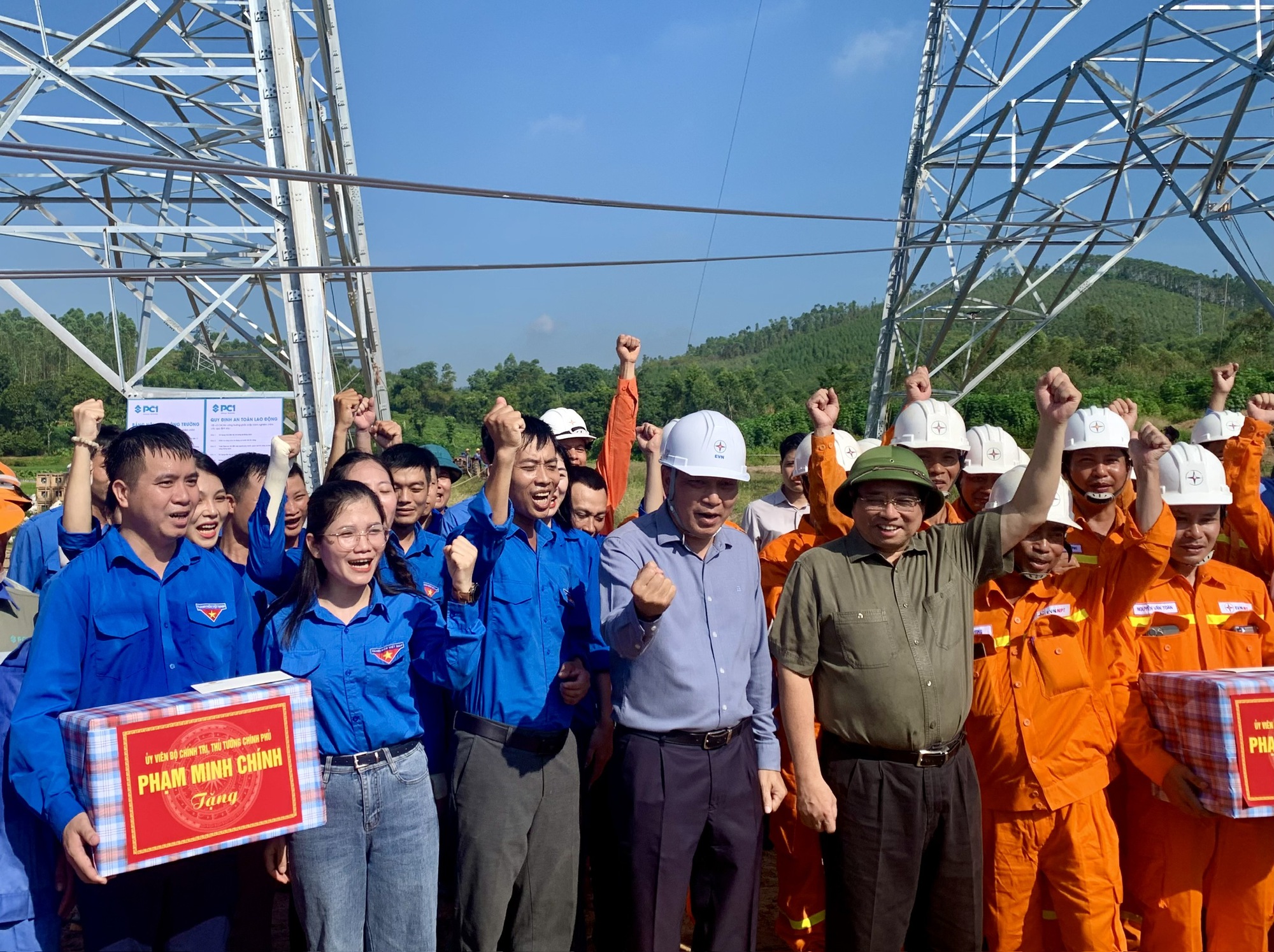 Thủ tướng 'chốt' ngày đưa đường dây 500 kV Lào Cai - Vĩnh Yên về đích- Ảnh 1.