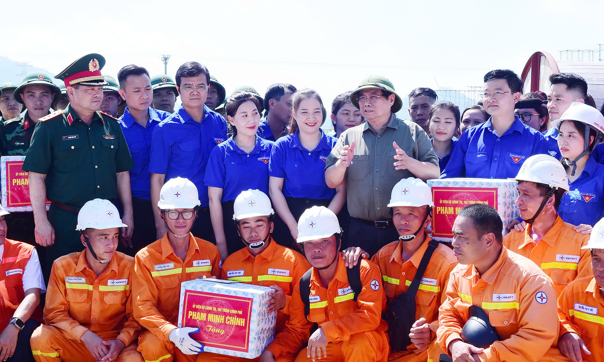 Thủ tướng 'chốt' ngày đưa đường dây 500 kV Lào Cai - Vĩnh Yên về đích- Ảnh 7. Thủ tướng 'chốt' ngày đưa đường dây 500 kV Lào Cai - Vĩnh Yên về đích- Ảnh 7.