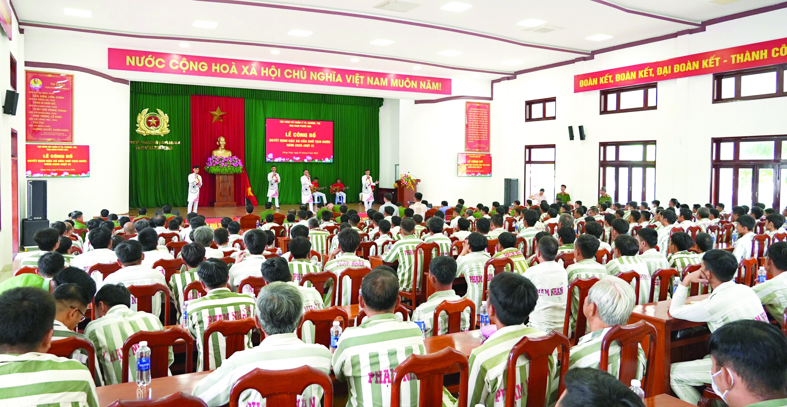 Đặc xá năm 2025: Niềm vui ngày trở về của 21 . 976 Phạm nhân - Ảnh 3. Đặc xá năm 2025: Niềm vui ngày trở về của 21 . 976 Phạm nhân - Ảnh 3.