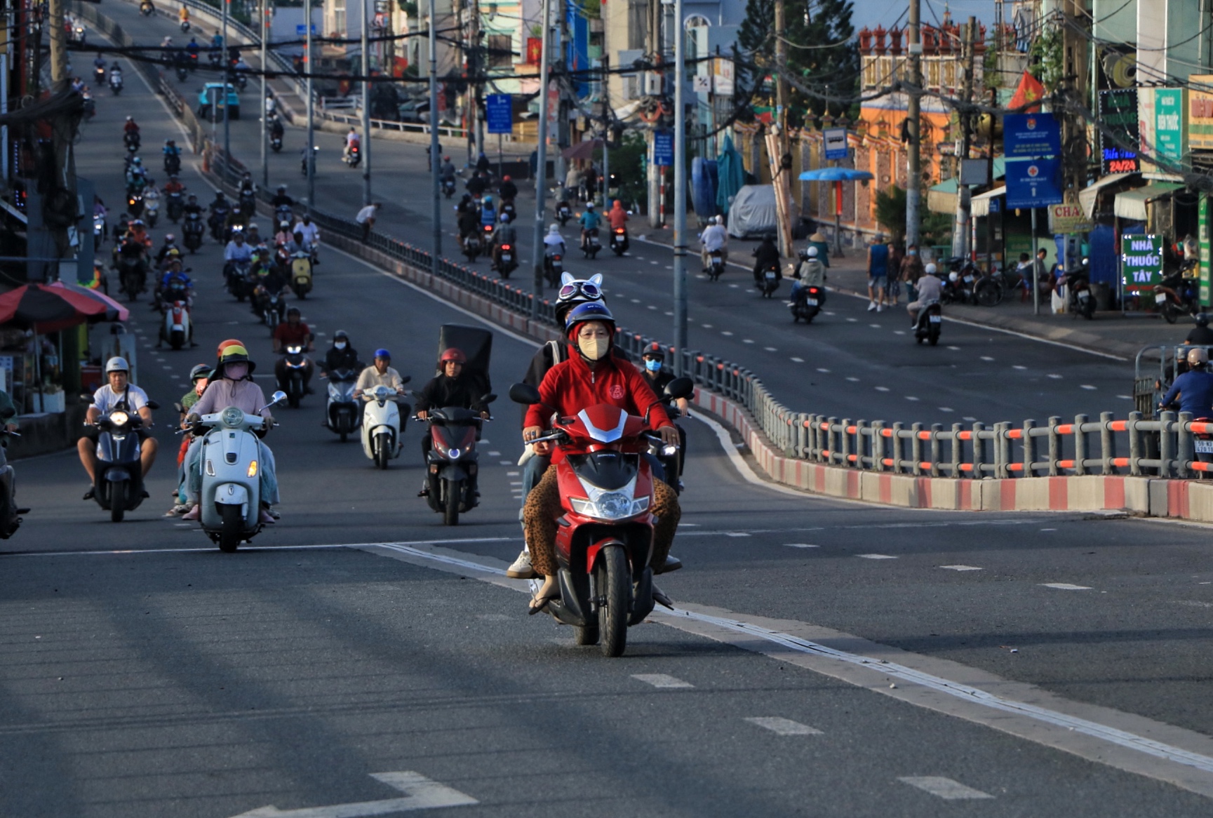 Ngày thứ ba kỳ nghỉ tết Độc lập 2.9: Bất ngờ đường phố trung tâm TP.HCM- Ảnh 8. Ngày thứ ba kỳ nghỉ tết Độc lập 2.9: Bất ngờ đường phố trung tâm TP.HCM- Ảnh 8.