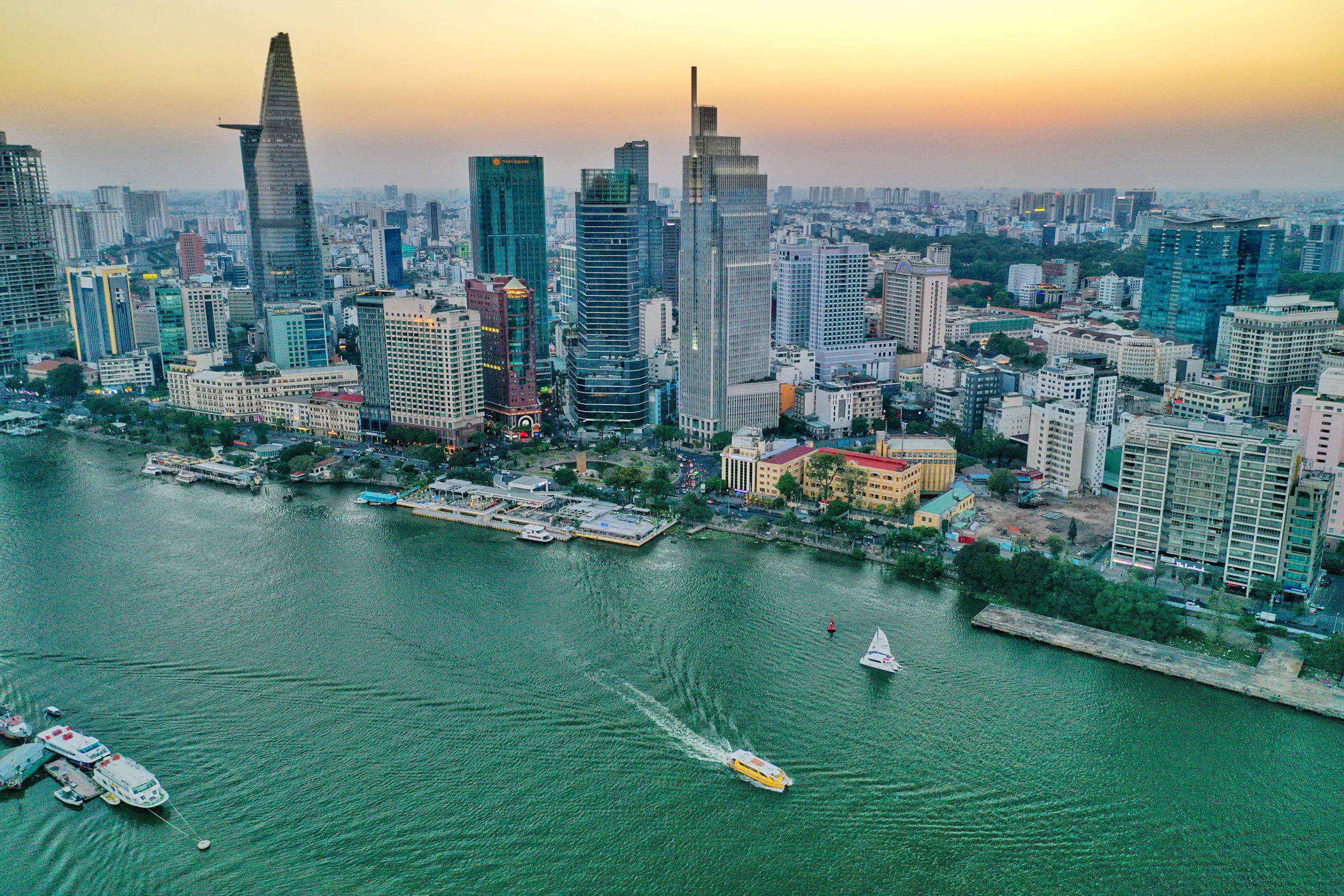 'Việt Nam sẽ đạt mục tiêu thành nước giàu vào 2045' - Ảnh 2. 'Việt Nam sẽ đạt mục tiêu thành nước giàu vào 2045' - Ảnh 2.