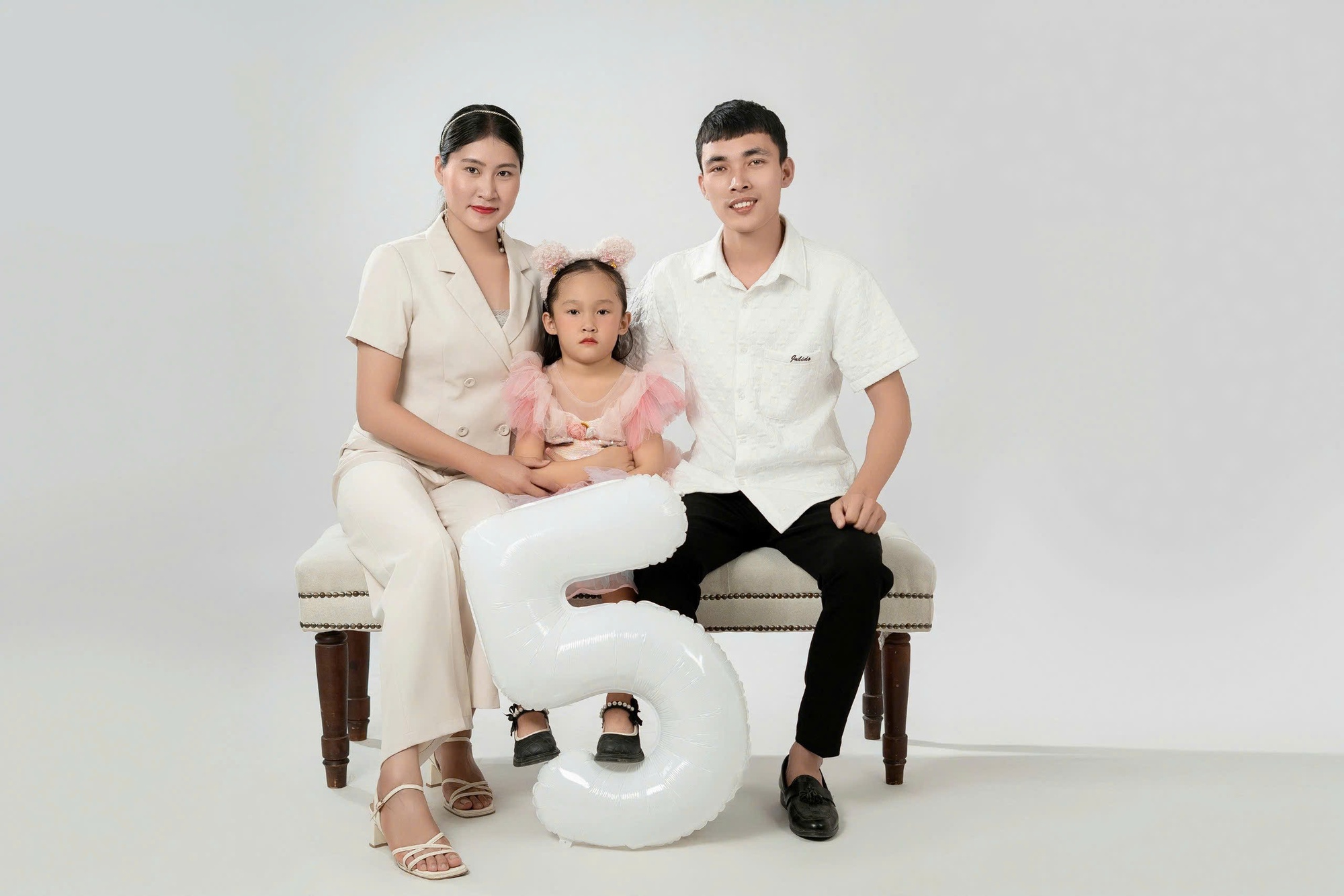 Nữ chiến sĩ vác kèn 19 kg chỉ gặp chồng 5-10 phút trong mỗi buổi diễu binh- Ảnh 4. Nữ chiến sĩ vác kèn 19 kg chỉ gặp chồng 5-10 phút trong mỗi buổi diễu binh- Ảnh 4.