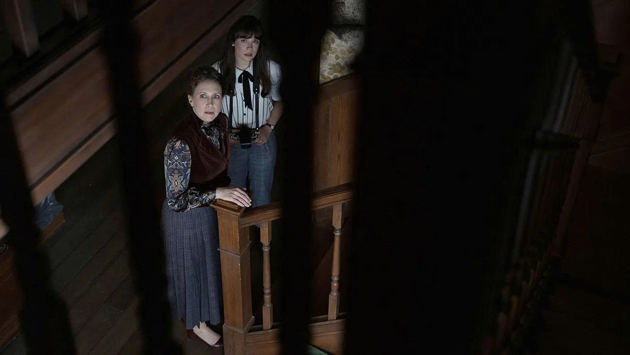 'The Conjuring: Nghi lễ cuối cùng' là phim kinh dị có doanh thu mở màn cao nhất - Ảnh 1.