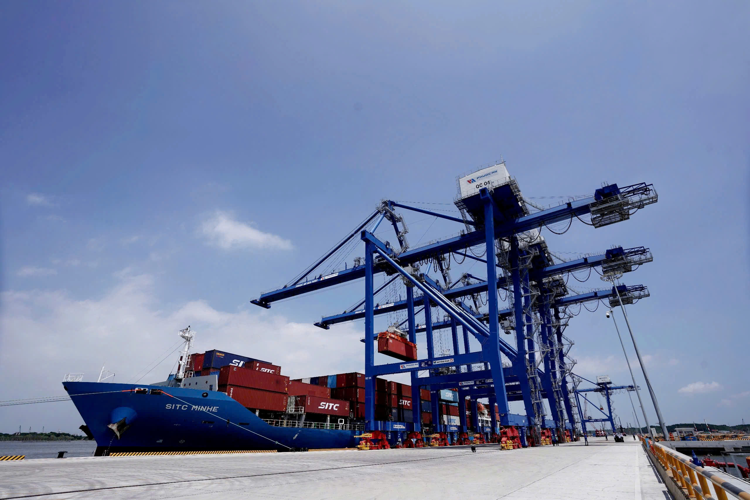 Đồng Nai thu hút 2 tỉ USD vốn FDI trong 8 tháng đầu năm 2025 - Ảnh 1.