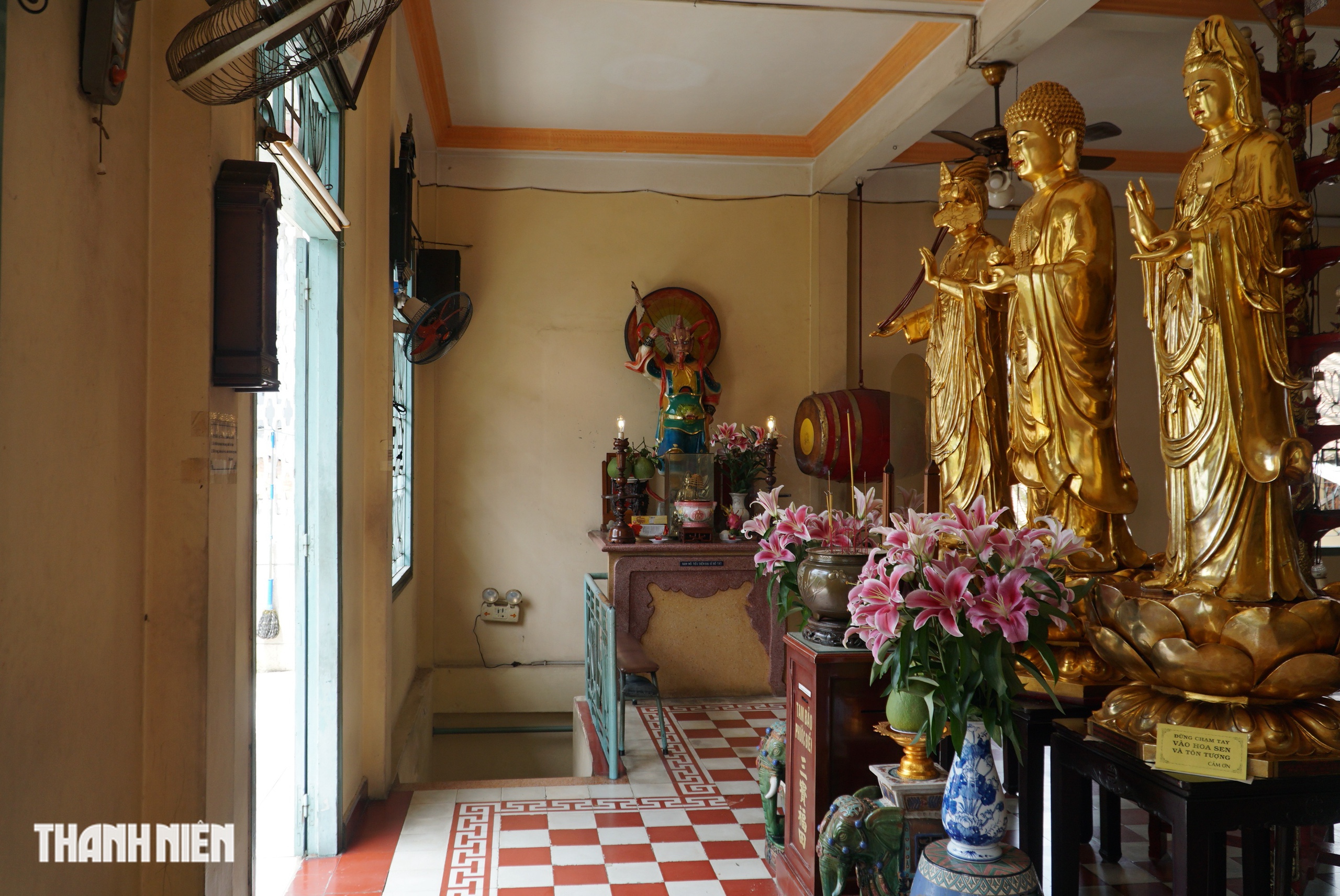 Di tích chùa Thiên Tôn ở An Đông với hầm bí mật kháng chiến đặc sắc - Ảnh 6. Di tích chùa Thiên Tôn ở An Đông với hầm bí mật kháng chiến đặc sắc - Ảnh 6.