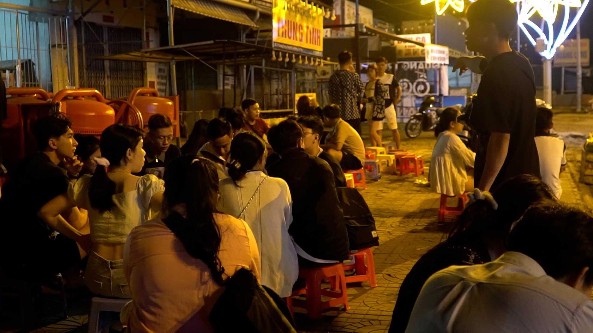 Món ngon mùi nhớ đất Tây Đô: Xe tàu hũ hơn 20 năm chỉ bán giữa khuya - Ảnh 4.