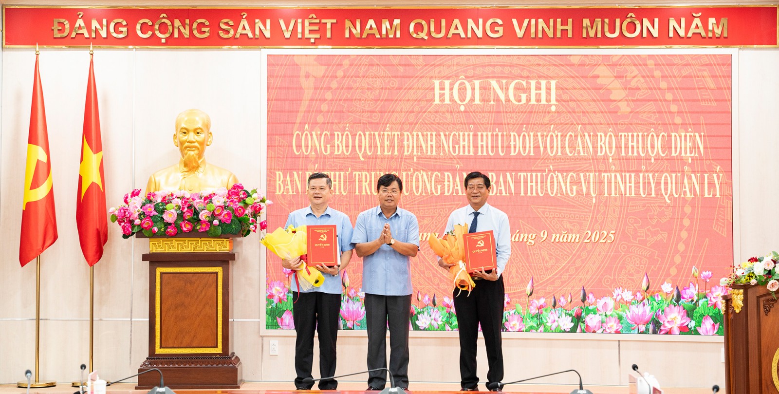 Phó chủ tịch UBND tỉnh An Giang 51 tuổi nghỉ thôi việc theo nguyện vọng - Ảnh 2.