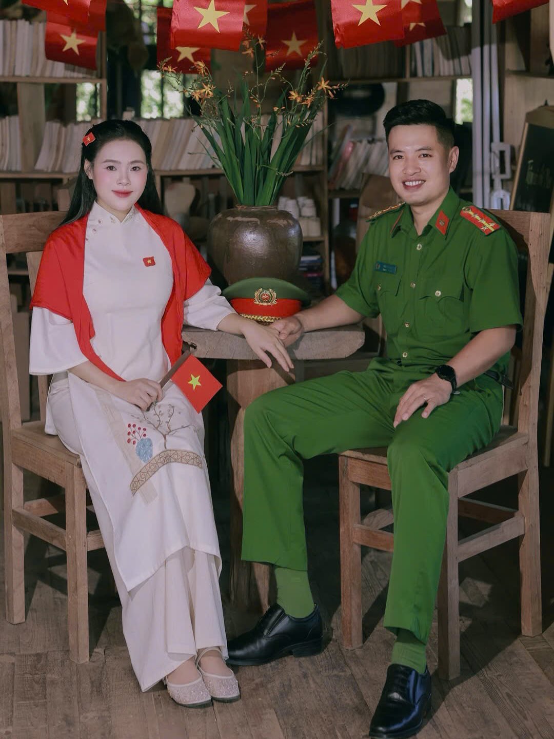 Tà áo dài gửi lời yêu nước - Ảnh 4.