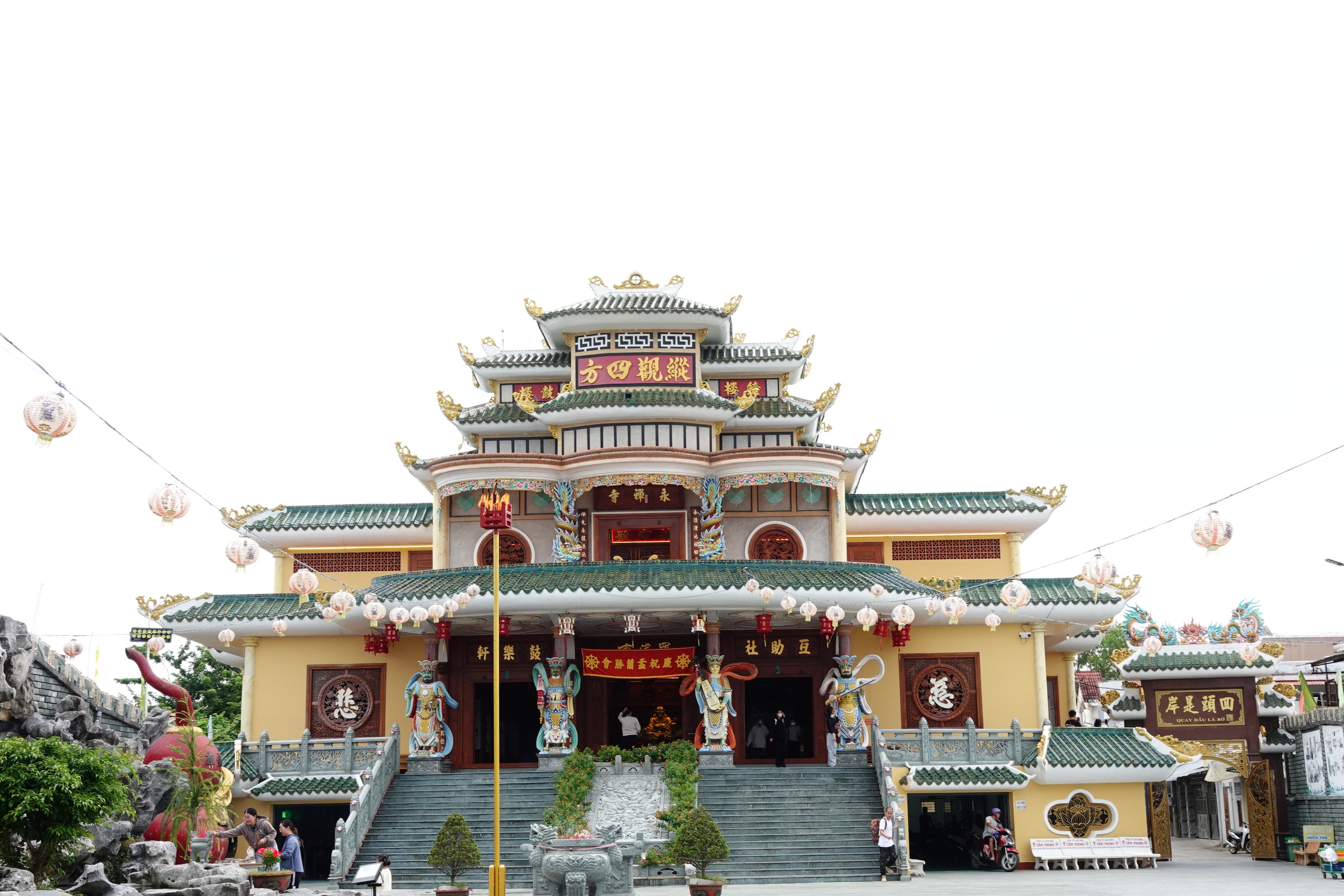 Ngôi chùa có kiến trúc 'trùng thiềm điệp ốc' độc đáo ở miền Tây - Ảnh 1.