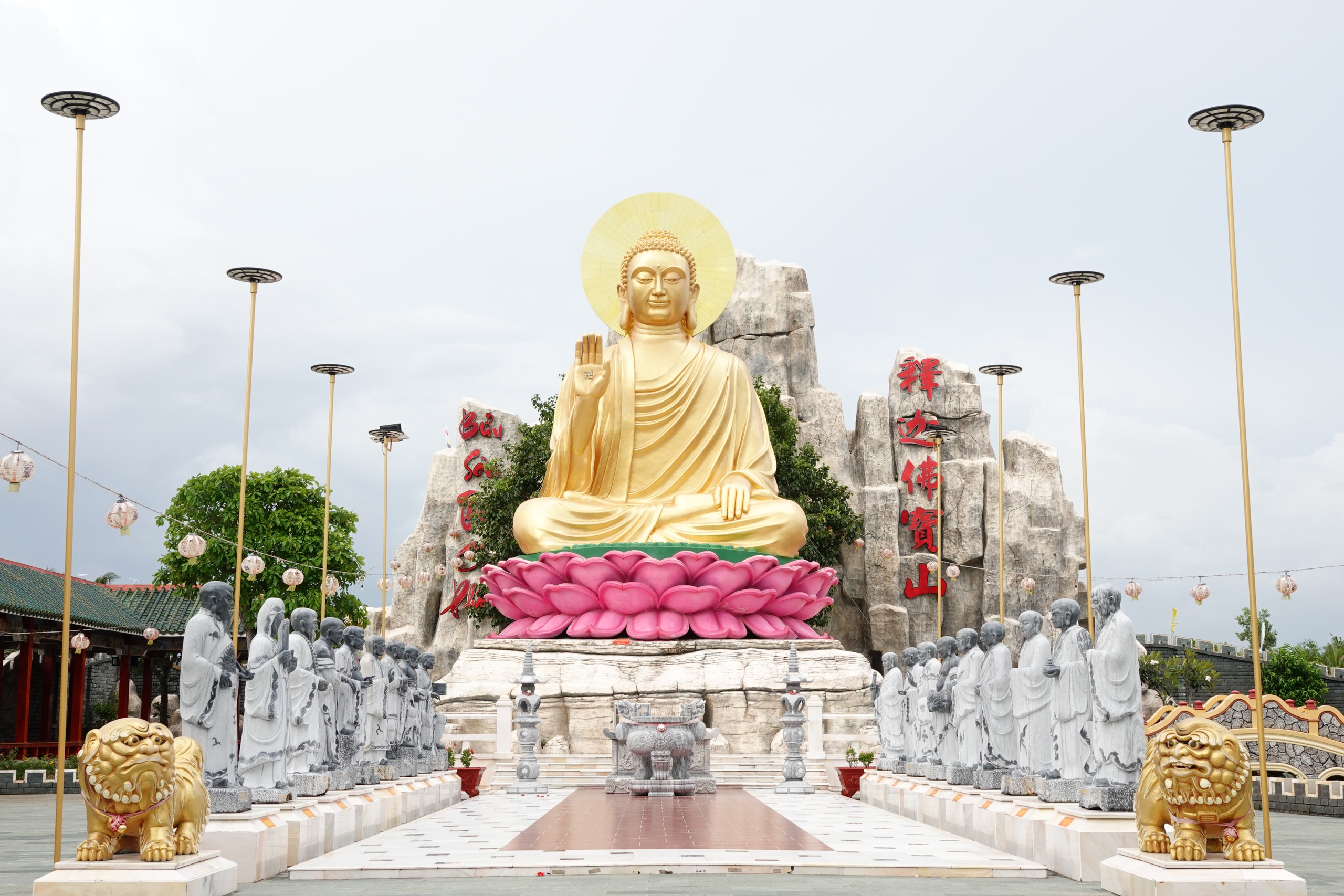 Ngôi chùa có kiến trúc 'trùng thiềm điệp ốc' độc đáo ở miền Tây - Ảnh 4.