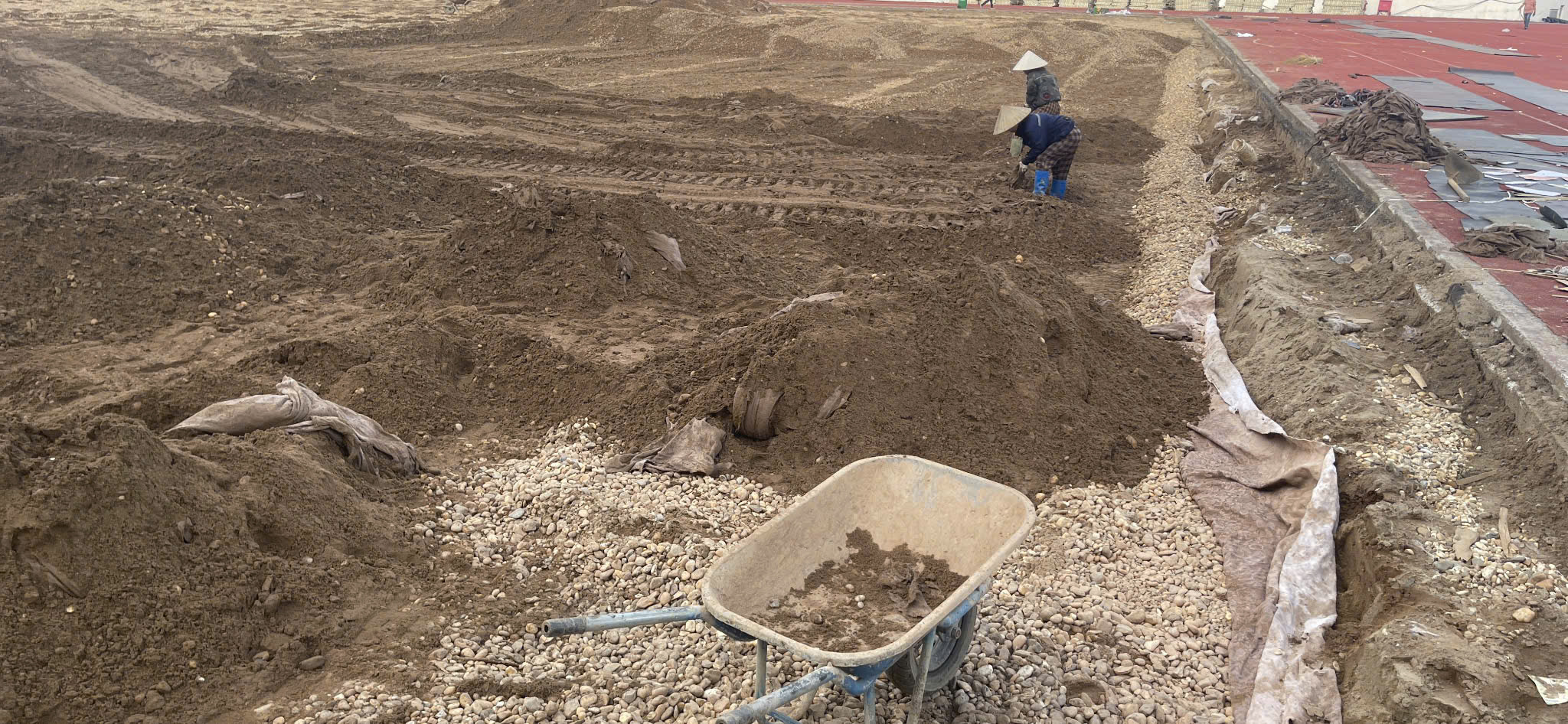 تم منح ملعب ماي دينه 10 مليار دونج لتجديده بالكامل: الصرف الأول هو ... - الصورة 4. Mặt sân Mỹ Đình được cấp 10 tỉ đồng làm mới hoàn toàn: Giải ngân đợt 1 là…- Ảnh 4.