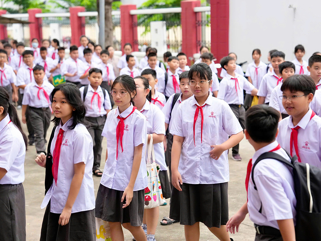Phụ huynh bức xúc con học thứ bảy, trường đổi lại thời khóa biểu- Ảnh 1.