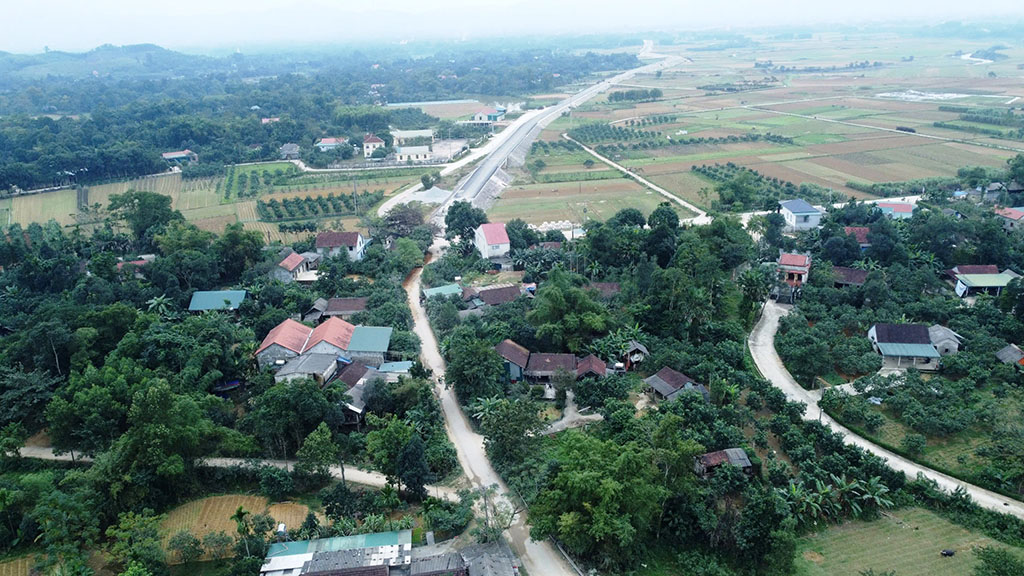 Từ đơn thư bạn đọc: Dự án tỉnh lộ hơn 300 tỉ đồng làm mãi không xong- Ảnh 1.